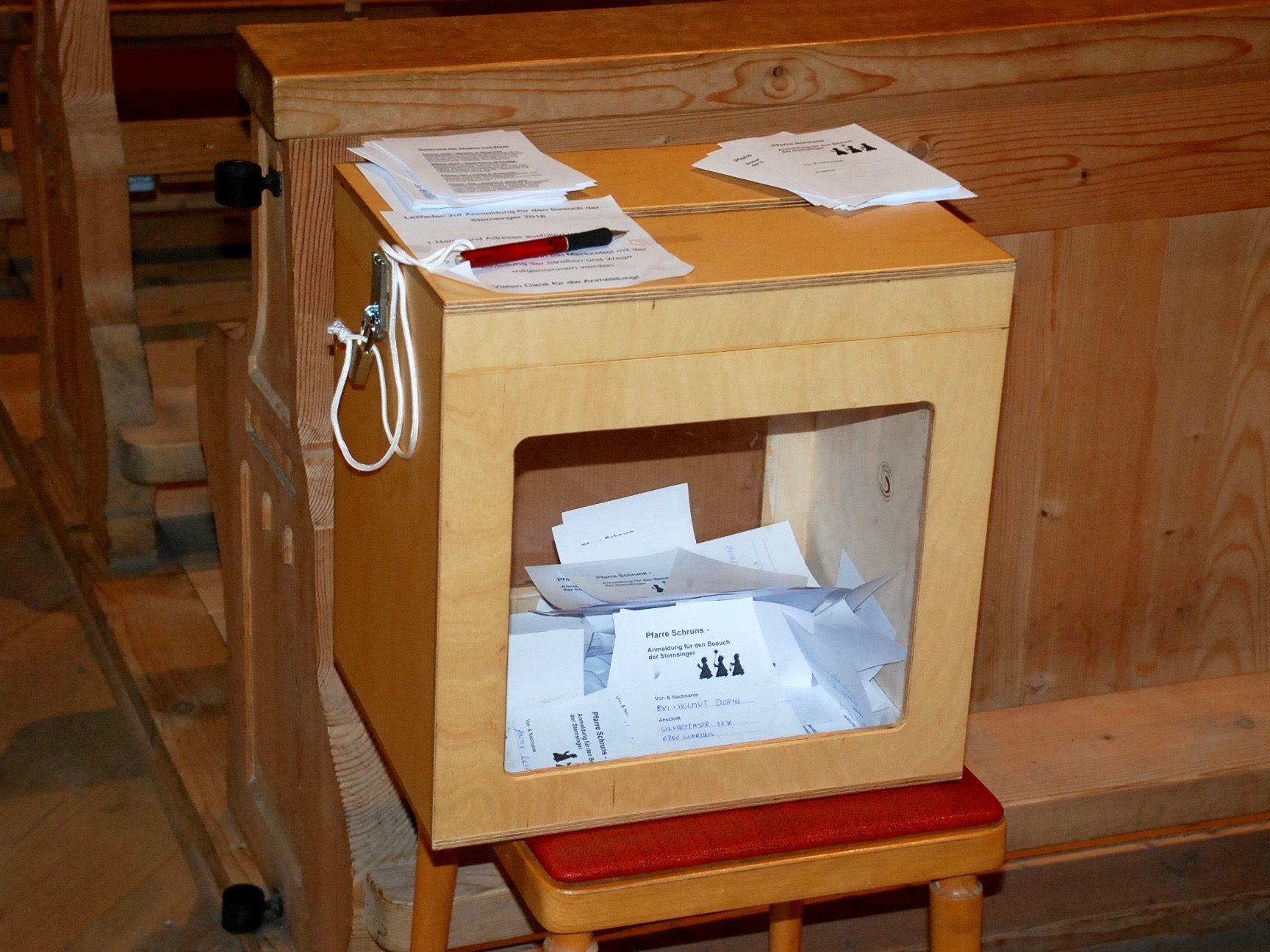 "Sternsinger-Box" in der Schrunser Kirche