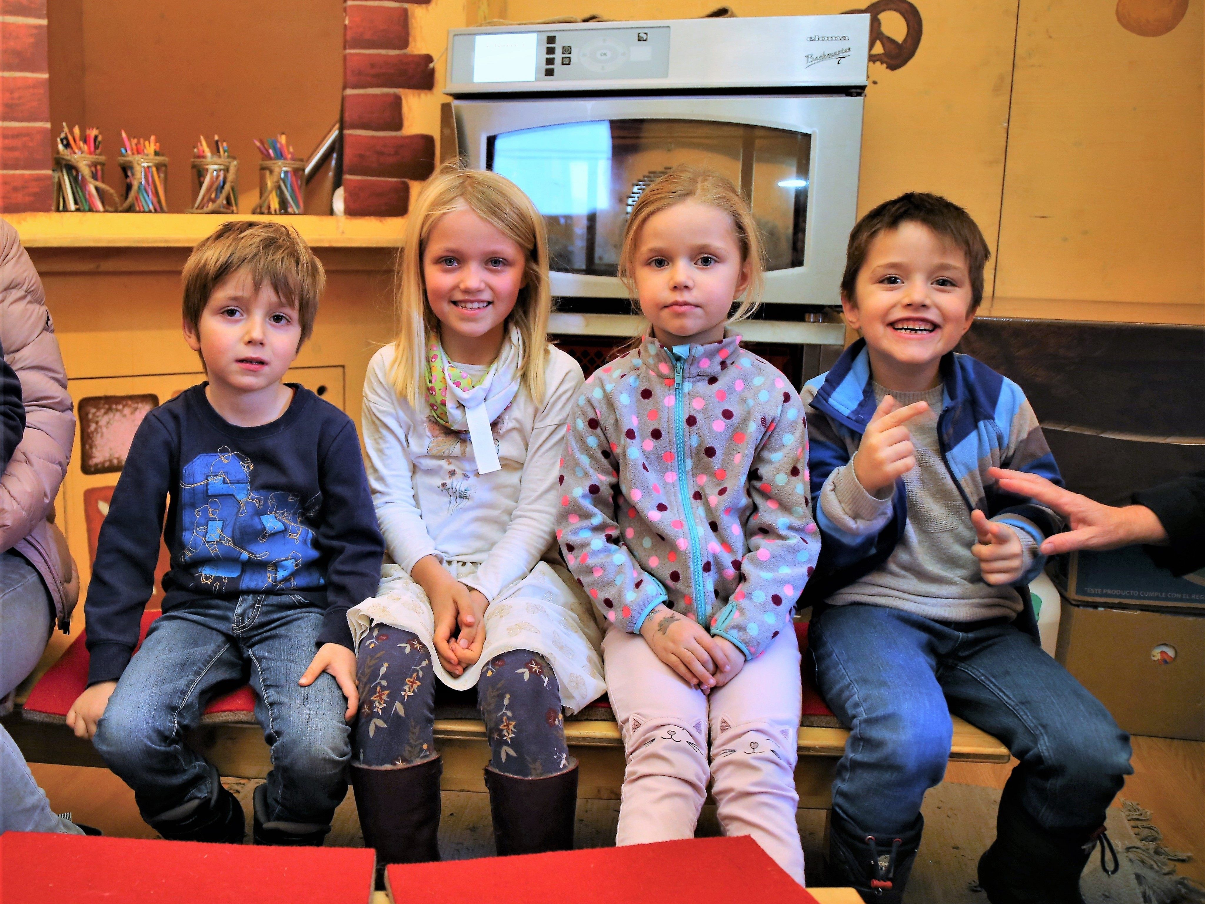 Die Kinder hatten großen Spaß im Lebkuchenhaus.