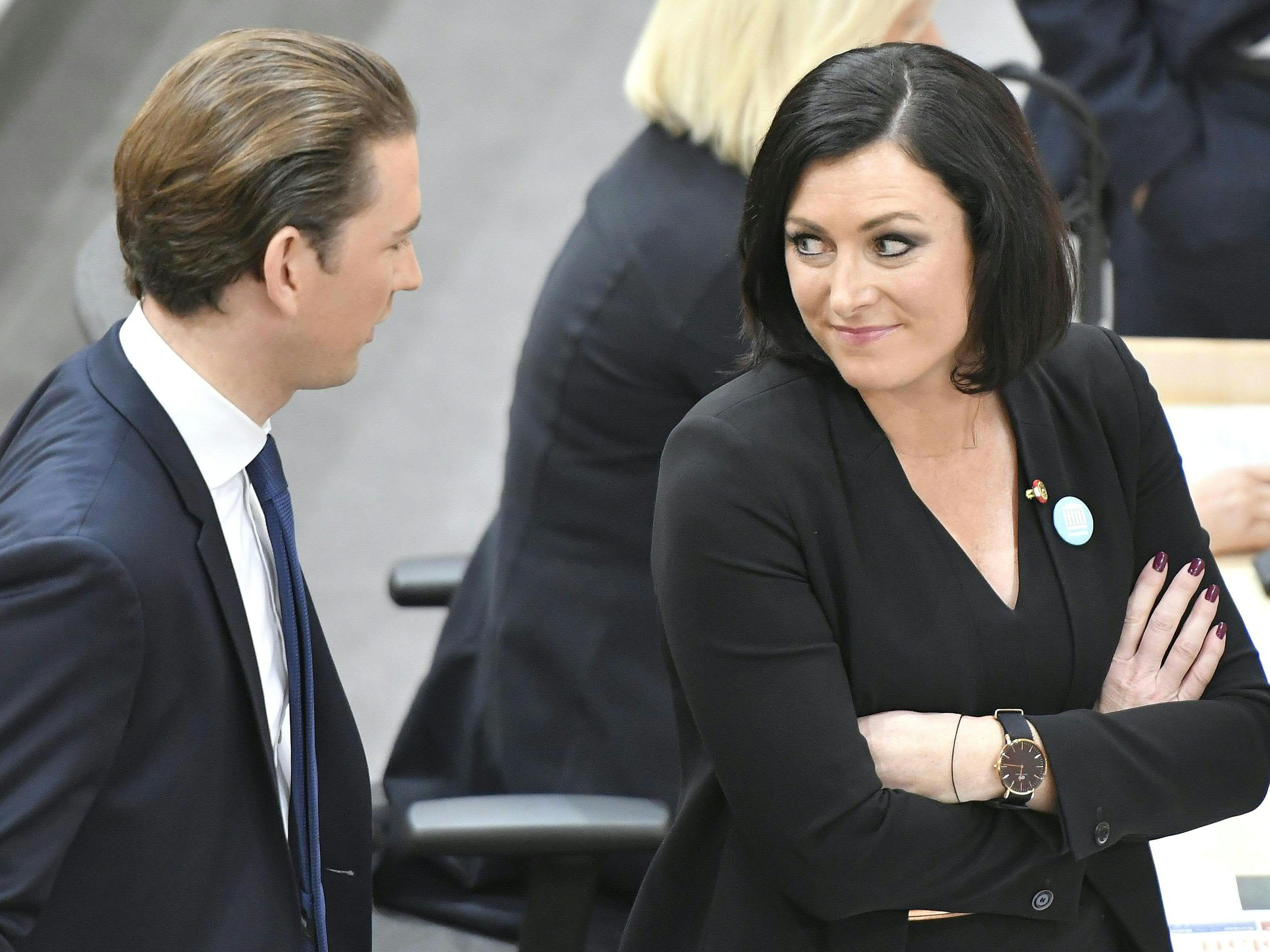 Nationalratspräsidentin Elisabeth Köstinger mit ÖVP-Chef Sebastian Kurz.