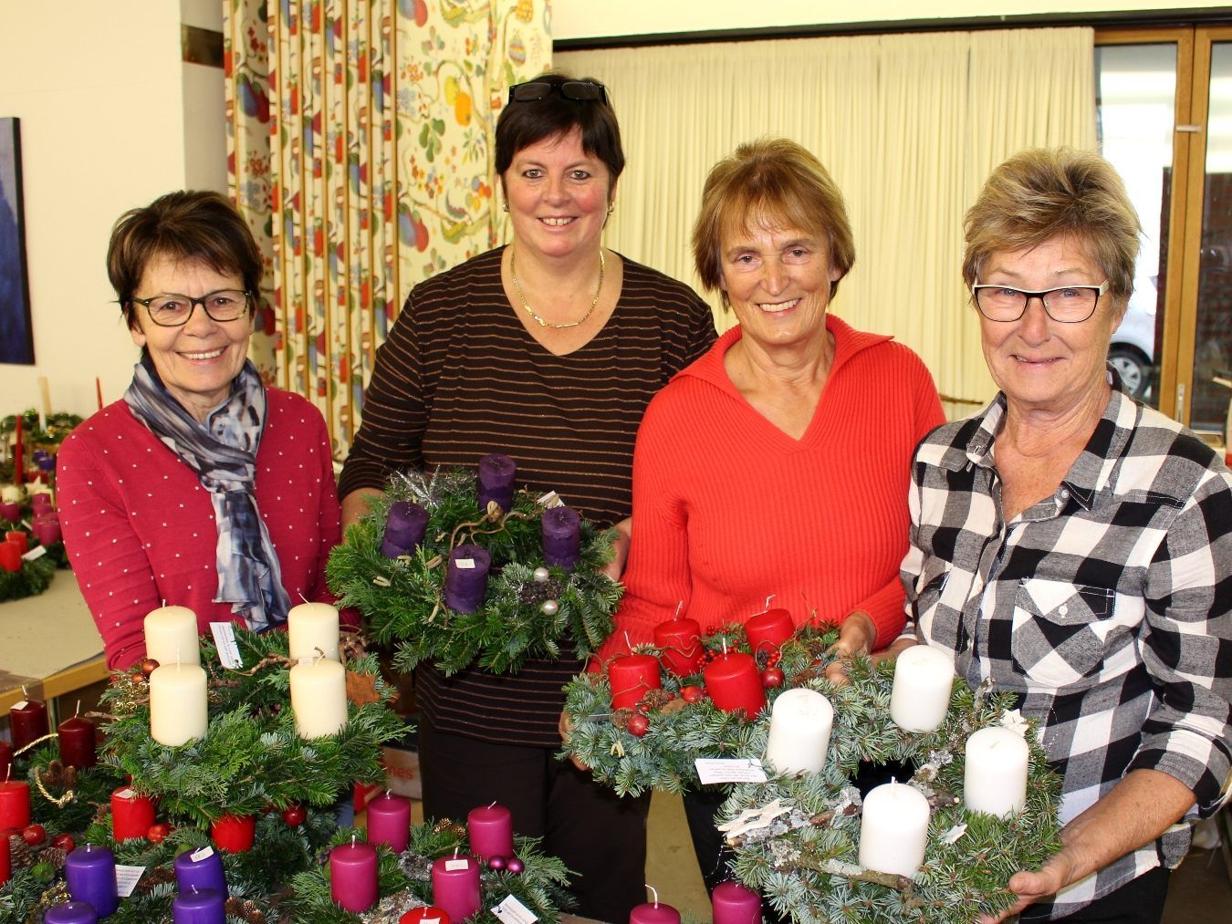 Der Missionskreis der Pfarre konnte sich wieder über eine erfolgreiche Adventkranzwoche freuen. Der Missionskreis der Pfarre konnte sich wieder über eine erfolgreiche Adventkranzwoche freuen.
