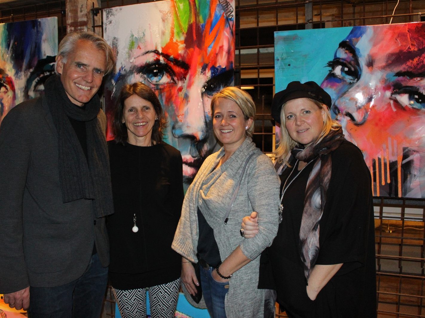 Thomas und Heidi Vogler (Galerie Papillon), Marietta Flatz (KRÜTRwerk) sowie die Künstlerin Ilona Griss.