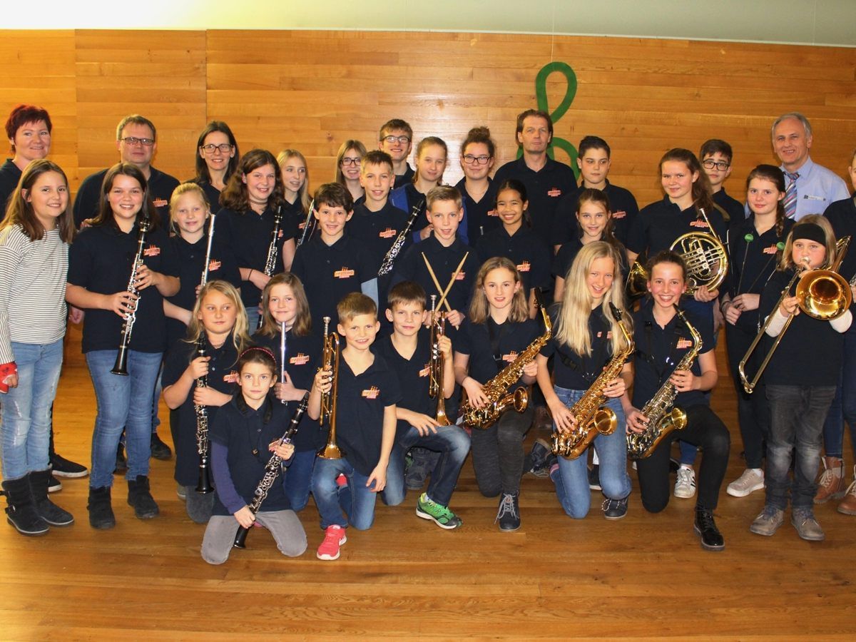 Die neu gegründete „Jungmusik Lochau“ stand im Mittelpunkt der Nikolausfeier des Musikvereines Lochau im Pfarrheim.