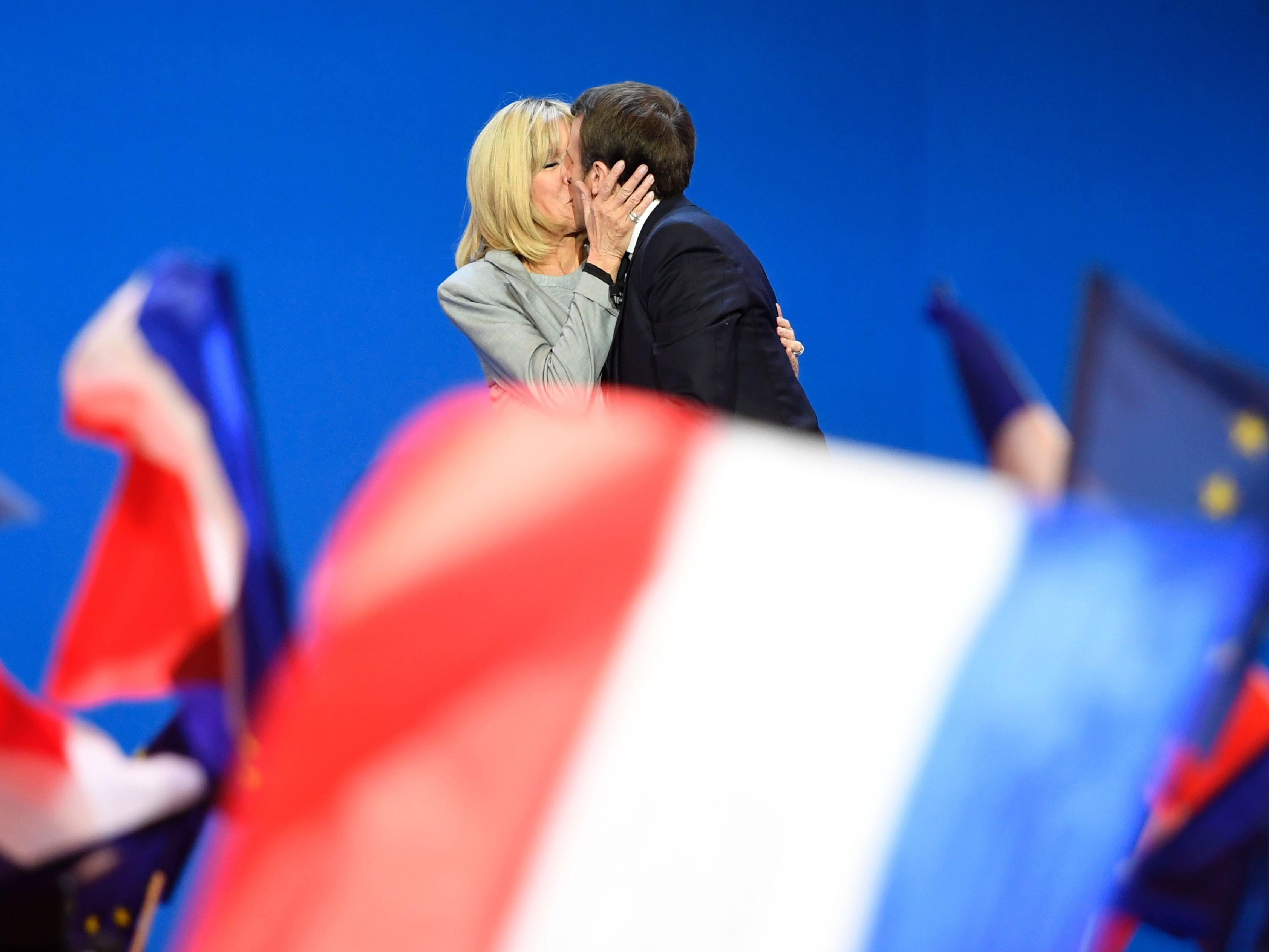 Emanuel Macron mit seiner Frau Brigitte.