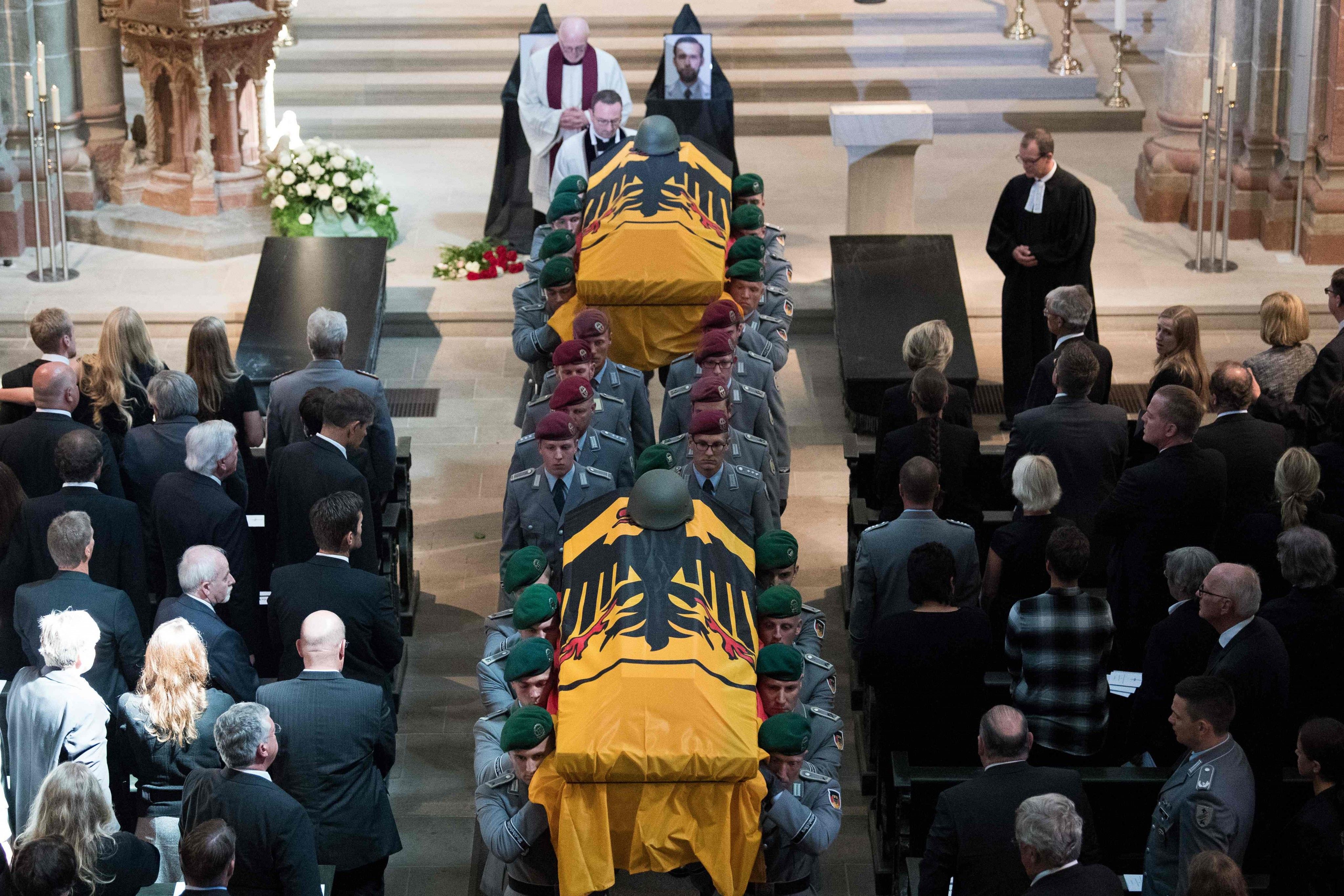 Bei dem Absturz wurden zwei deutsche Soldaten getötet. 