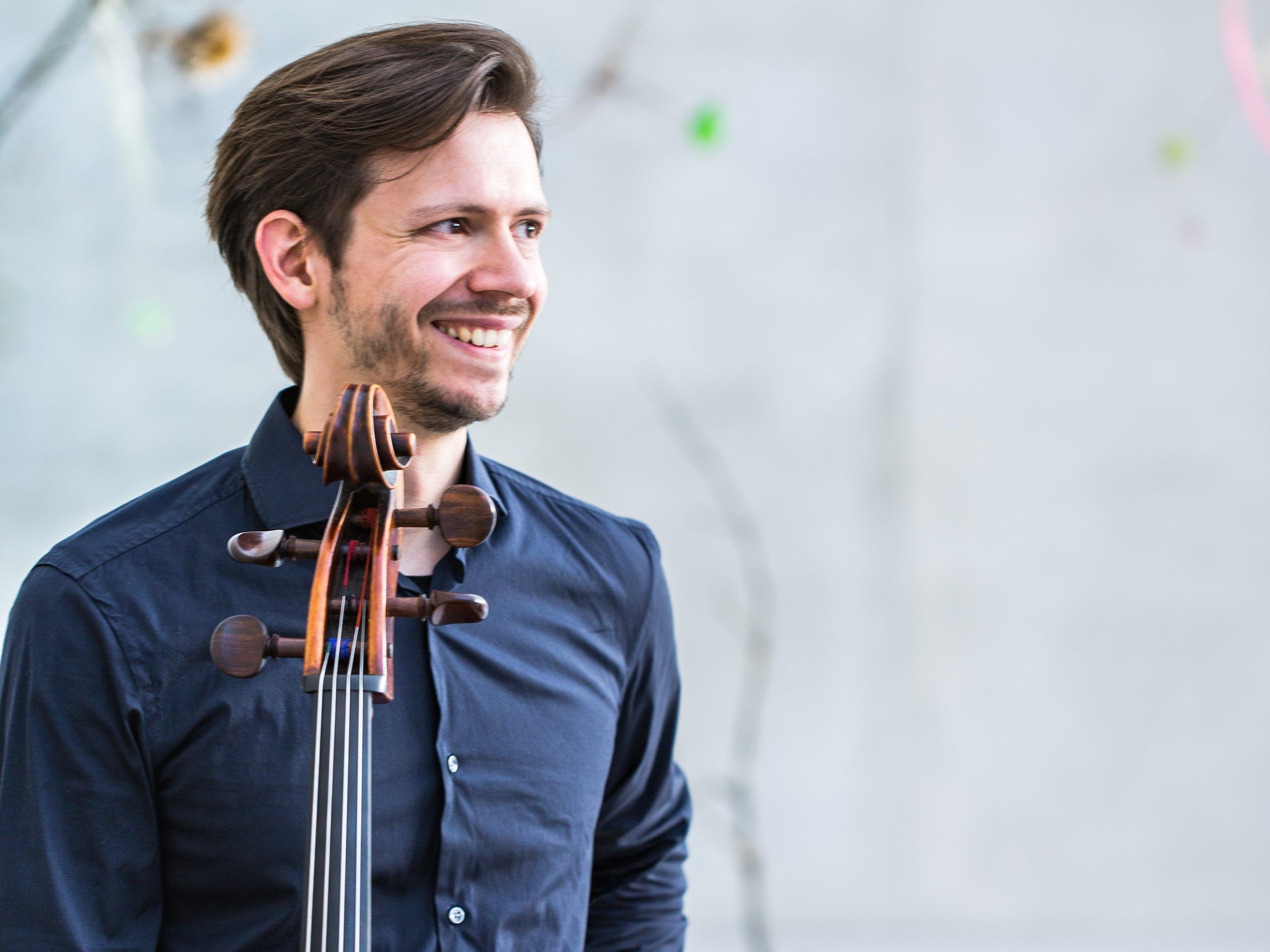 Der deutsch-norwegische Cellist Mathias Johansen ist ein gefragter Solist und Kammermusiker. Der deutsch-norwegische Cellist Mathias Johansen ist ein gefragter Solist und Kammermusiker.