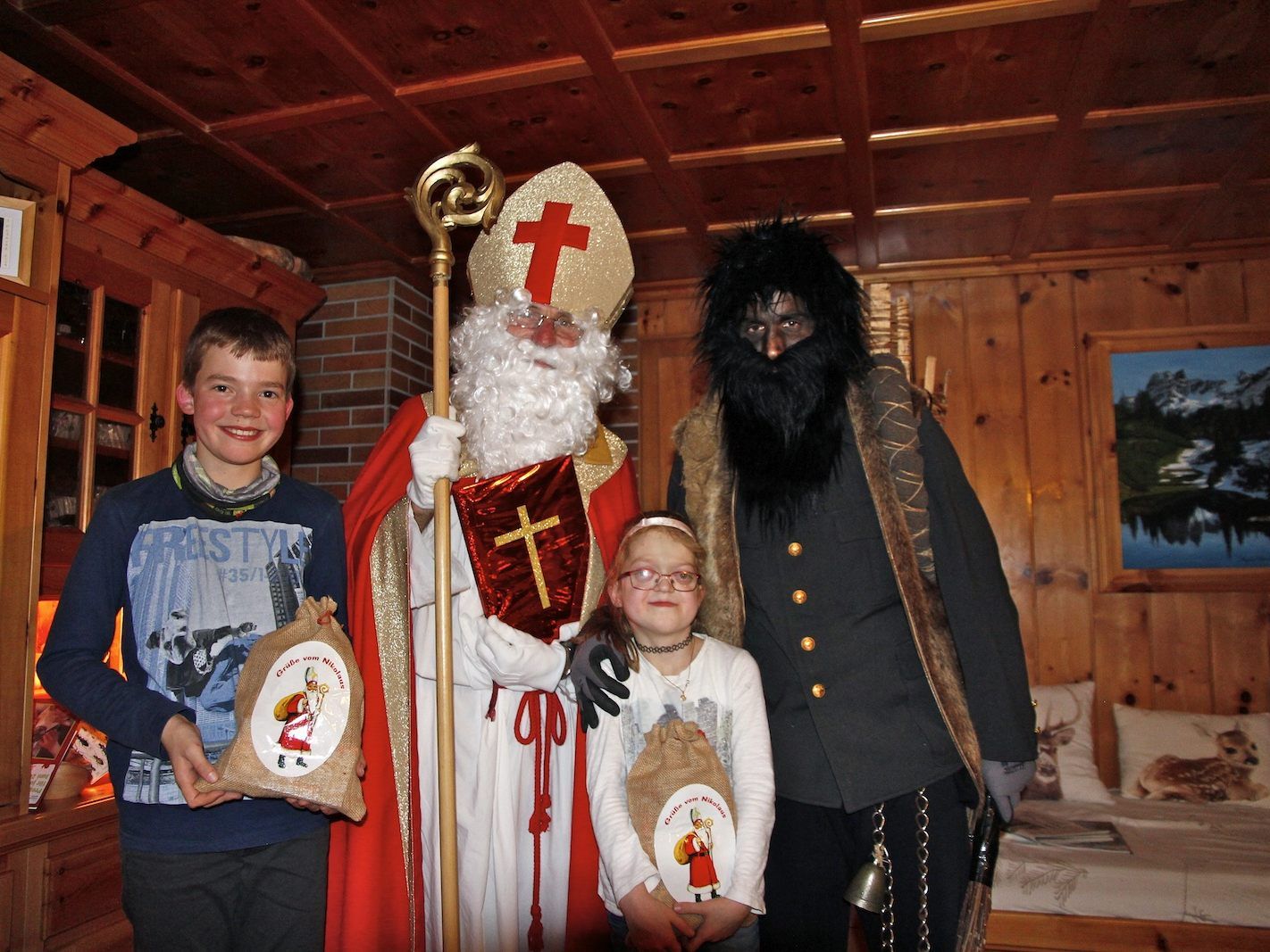 Auch bei Robert und Katharina waren der Heilige Nikolaus und Knecht Ruprecht zu Besuch.