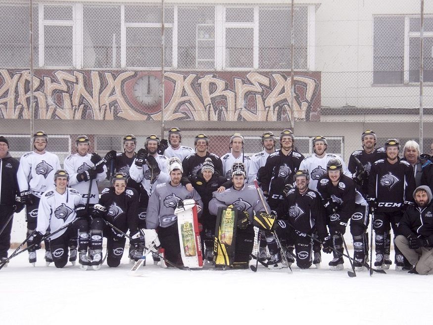 Zurück in alte Zeiten - Bulldogs trainierten im Freien Zurück in alte Zeiten - Bulldogs trainierten im Freien