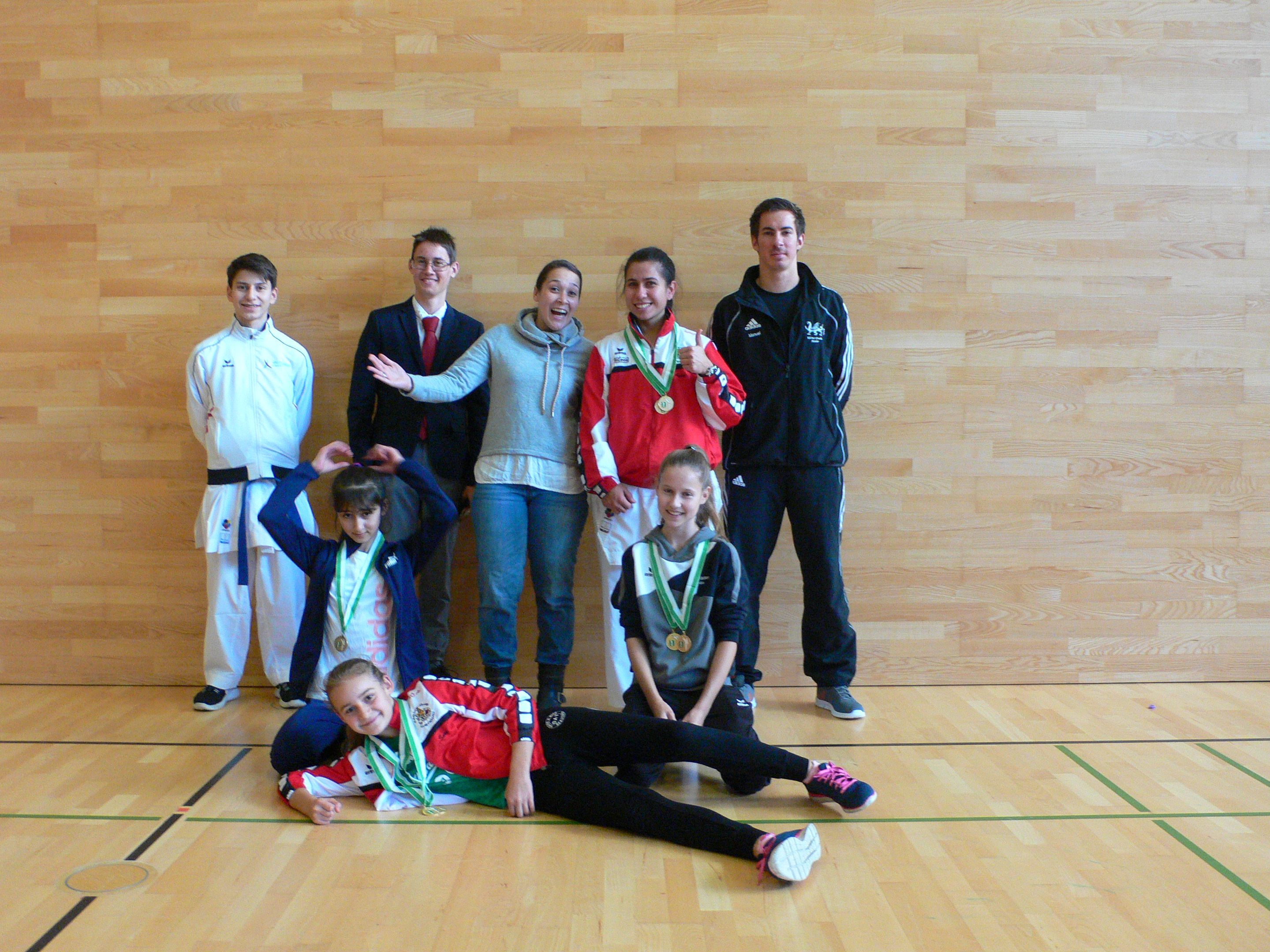 Die Lustenauer Karatekas beim Chlausturnier in Mörschwil. Die Lustenauer Karatekas beim Chlausturnier in Mörschwil.