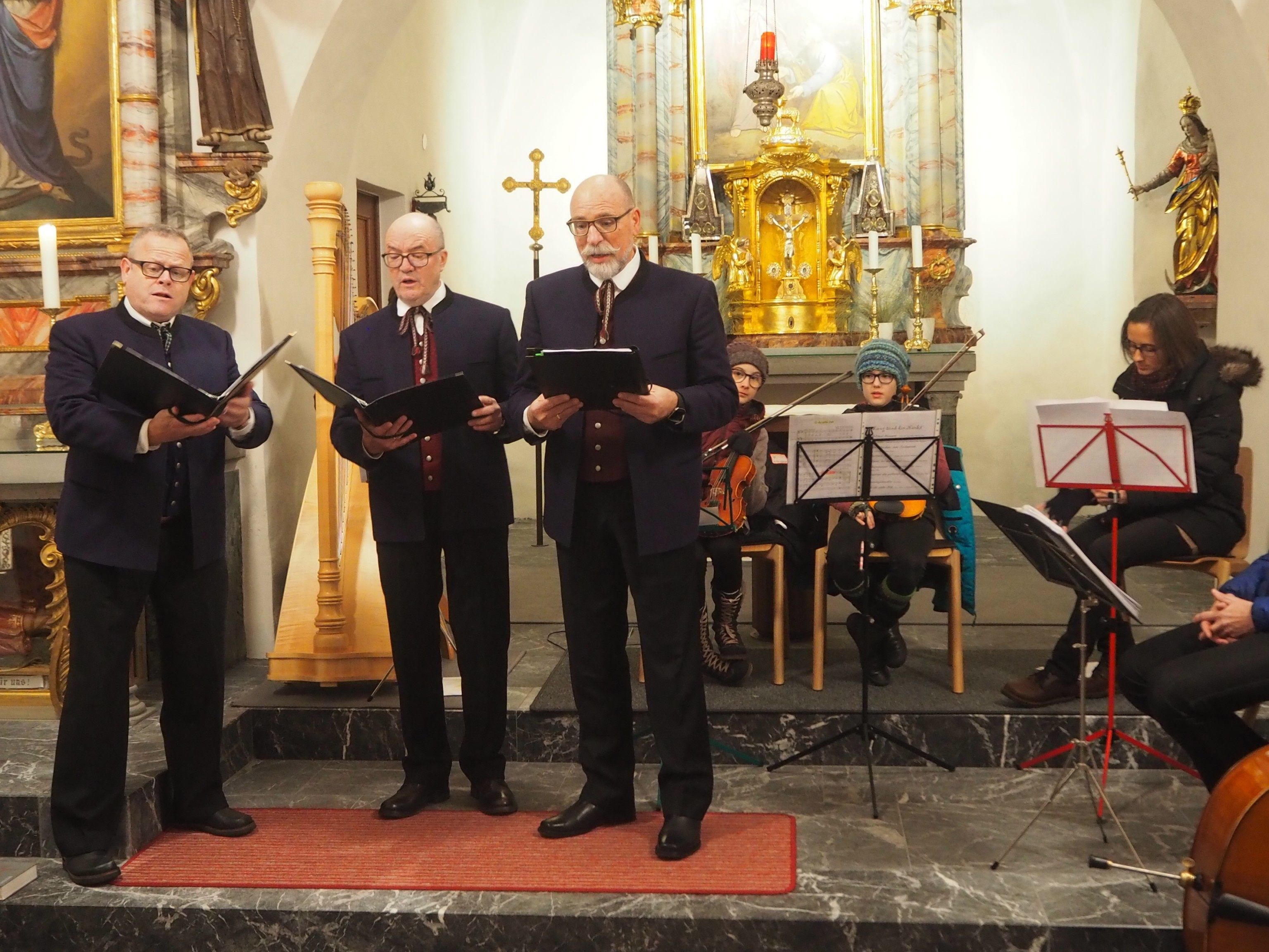Götzner Dreigesang mit der Hausmusik Greiner-Wurzer sorgte für festliche Musik