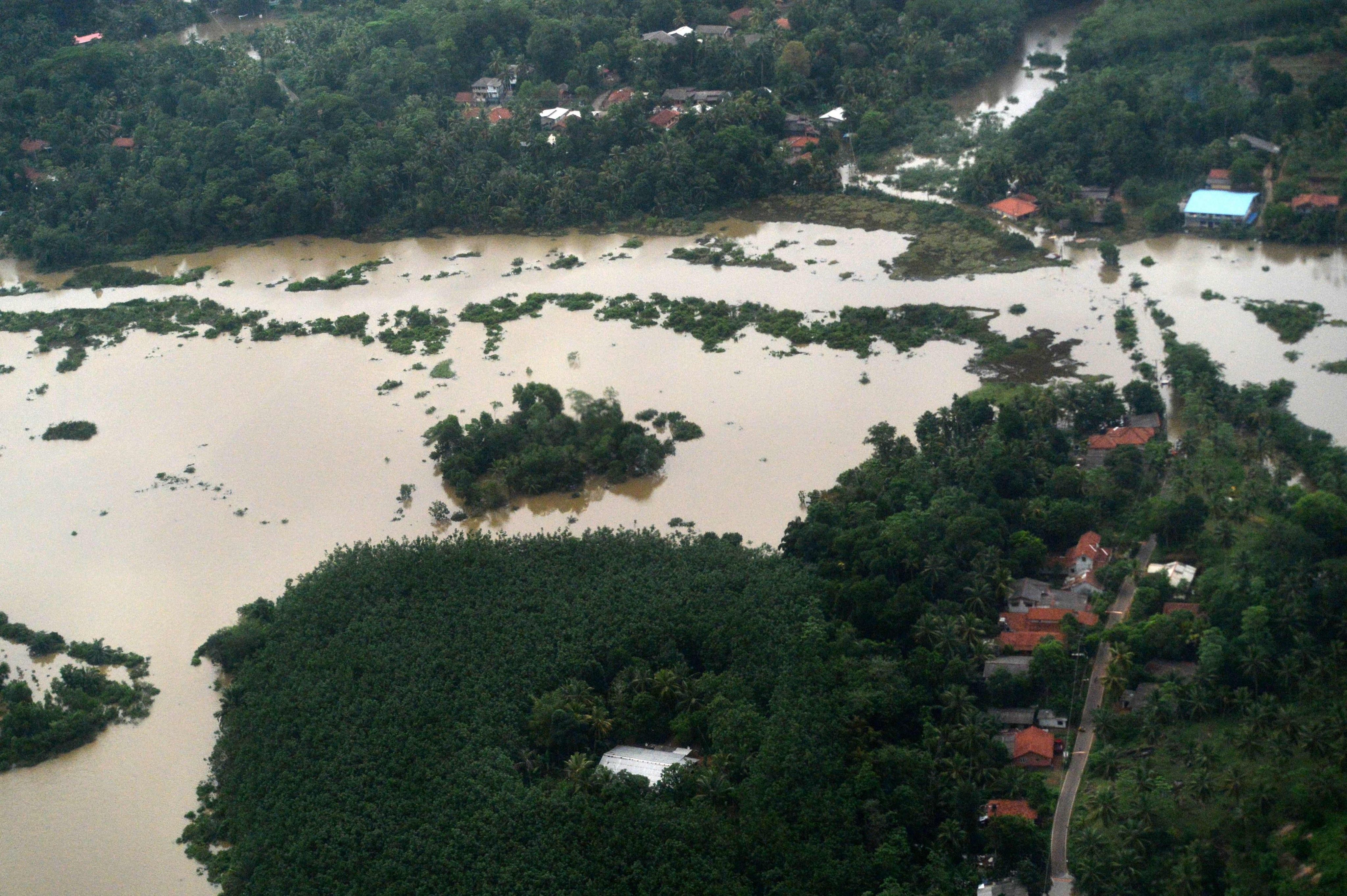 Nach heftigem Monsun-Regen und verheerenden Überflutungen sind über 200 Menschen in Sri Lanka gestorben.