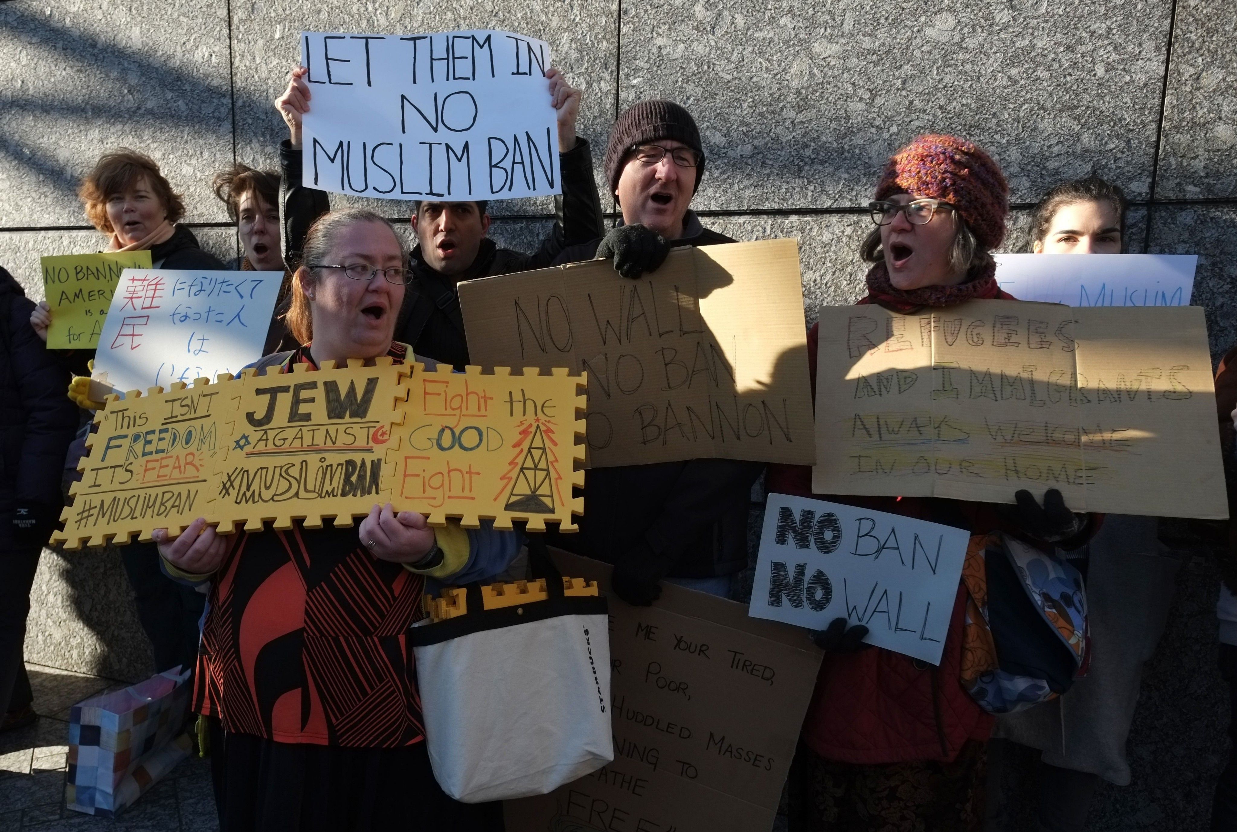 Demonstrationen gegen Trumps Einreiseverbot. Demonstrationen gegen Trumps Einreiseverbot.