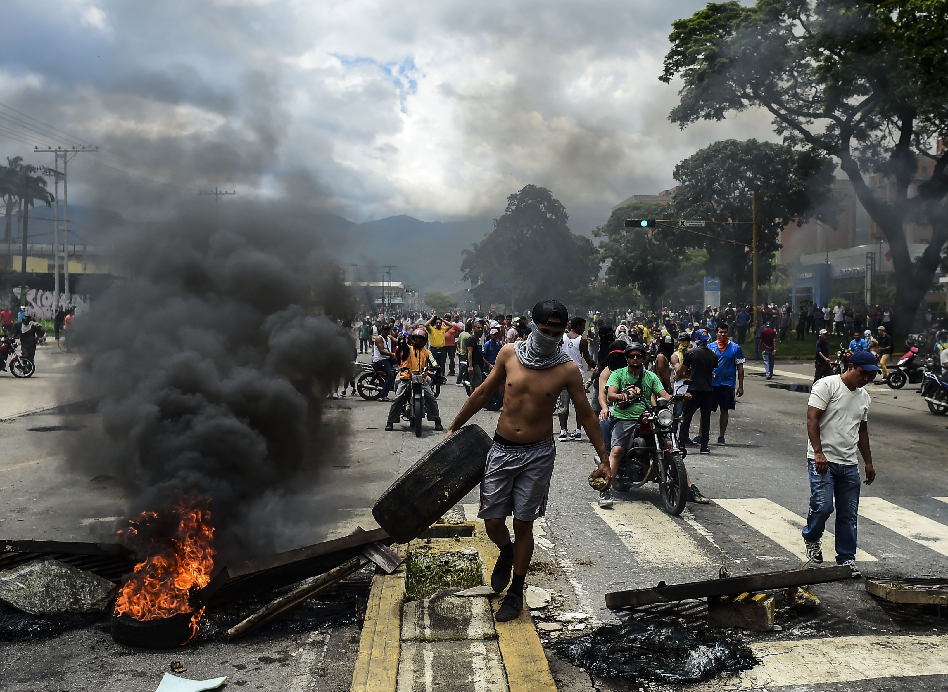 Bei den Protesten in Venezuela sterben zahlreiche Menschen. Bei den Protesten in Venezuela sterben zahlreiche Menschen.