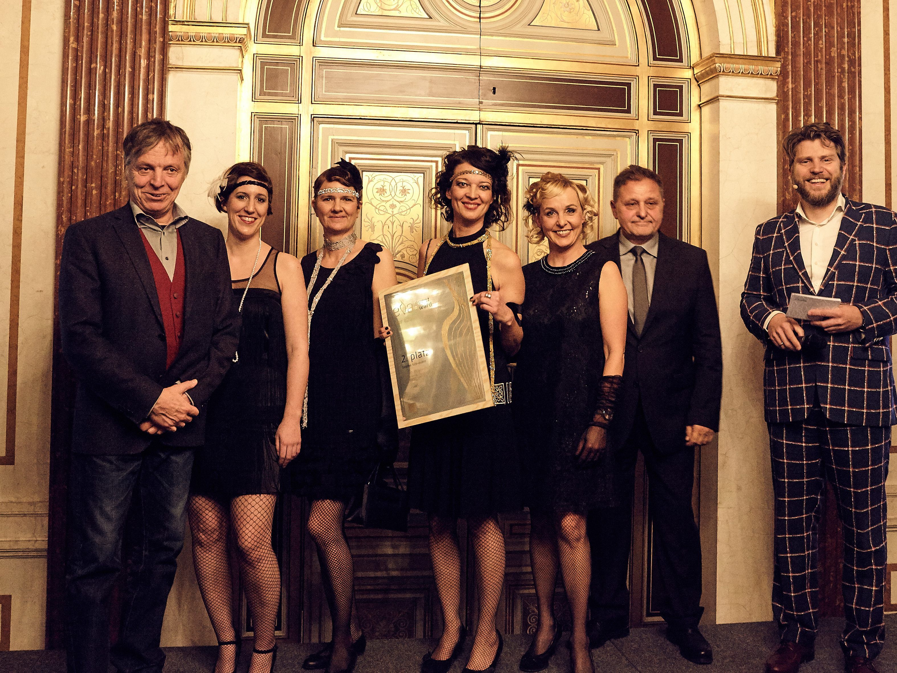 Das AdWin-Team freut sich über den Erfolg. Das AdWin-Team freut sich über den Erfolg.