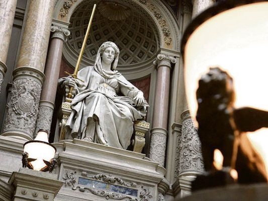 Ein 35-Jähriger schoss in Wien auf Bruder. Ein 35-Jähriger schoss in Wien auf Bruder.