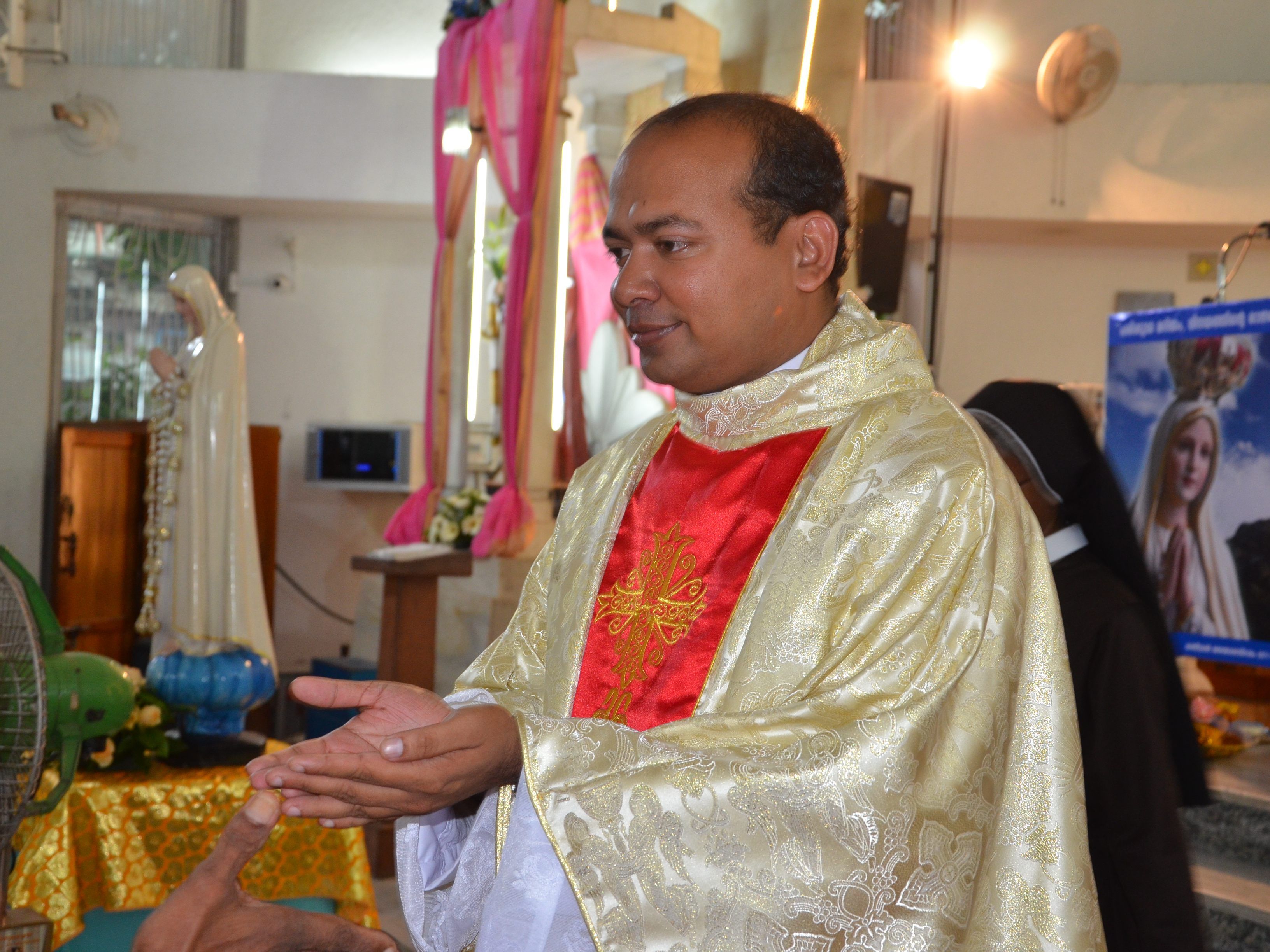 Die Primiz (Priesterweihe) feierte Rosh Joseph in seiner Heimat Indien