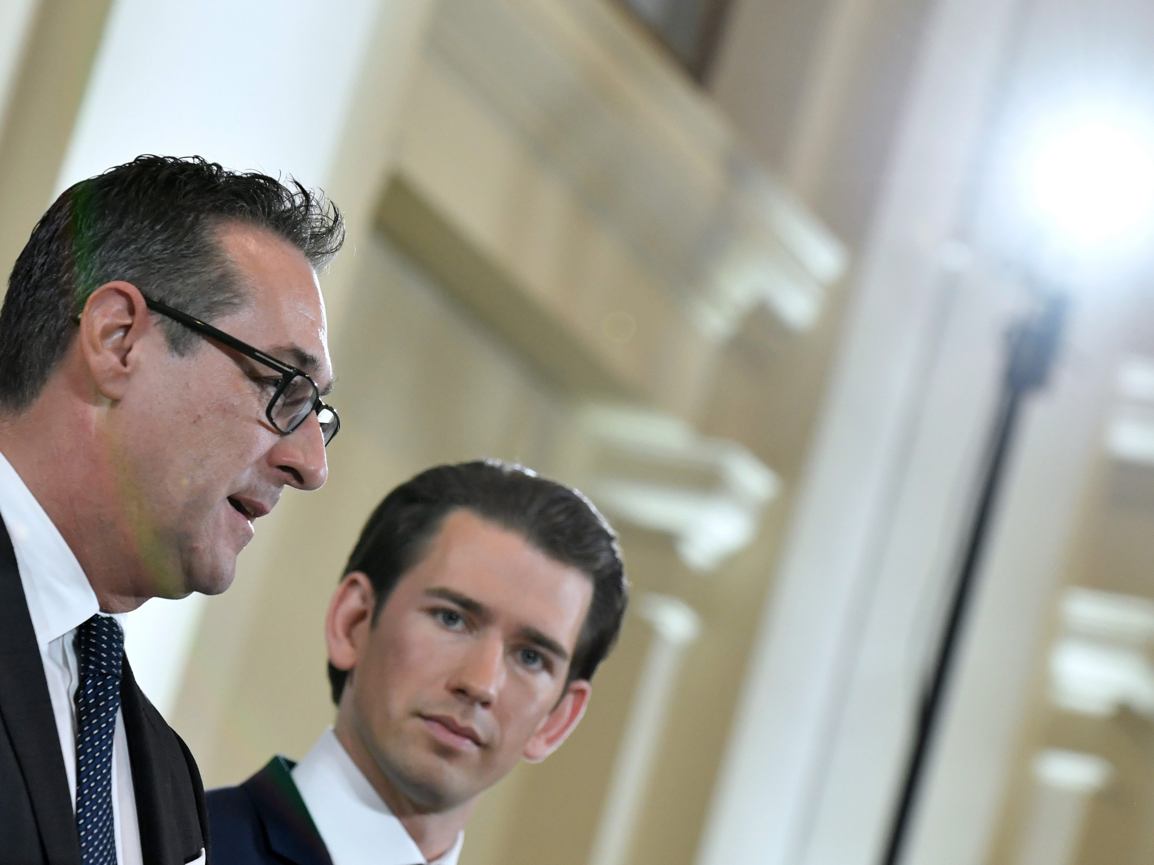 Die Regierung steht: Vize-Kanzler Strache (l.) und Kanzler Kurz haben sich geeinigt