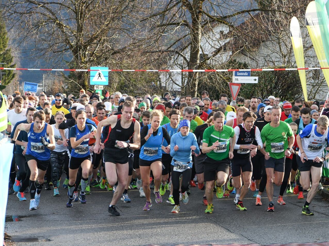 Altacher Silvesterlauf mit vielen Startern Altacher Silvesterlauf mit vielen Startern