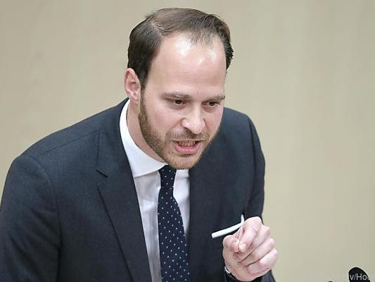 Scherak ist nicht glücklich mit Sobotkas Nähe zur Regierung