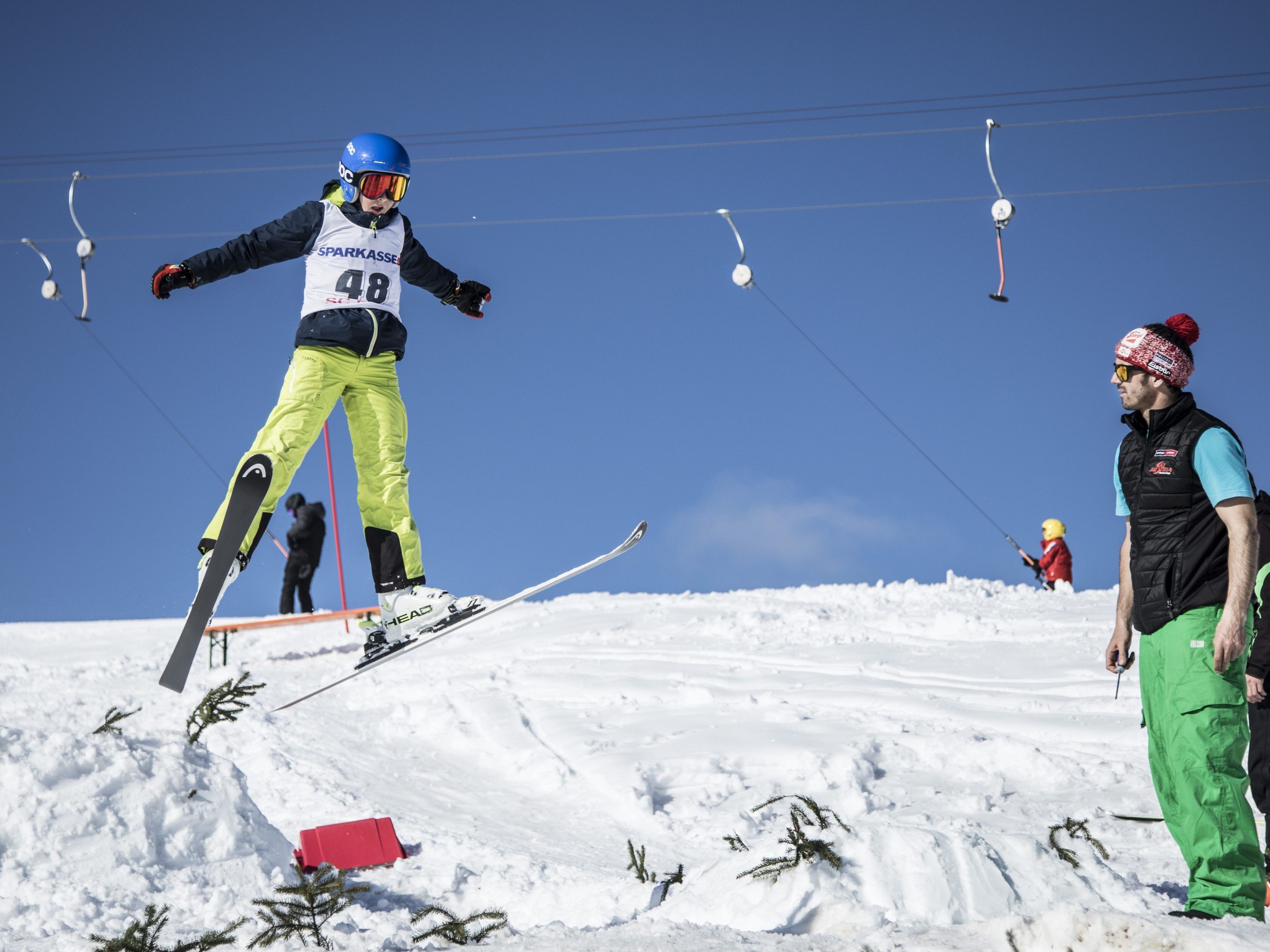 In Schetteregg wartet neben den ausgezeichneten Pisten und dem Familiensporttag – inklusive Skispringen – ein tägliches, kostenloses Programm in den Semesterferien.