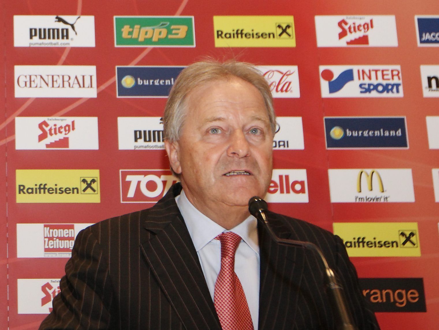 "Kardinalsthema" für Windtner sei derzeit der Denkmalschutz des Ernst-Happel-Stadions. "Kardinalsthema" für Windtner sei derzeit der Denkmalschutz des Ernst-Happel-Stadions.