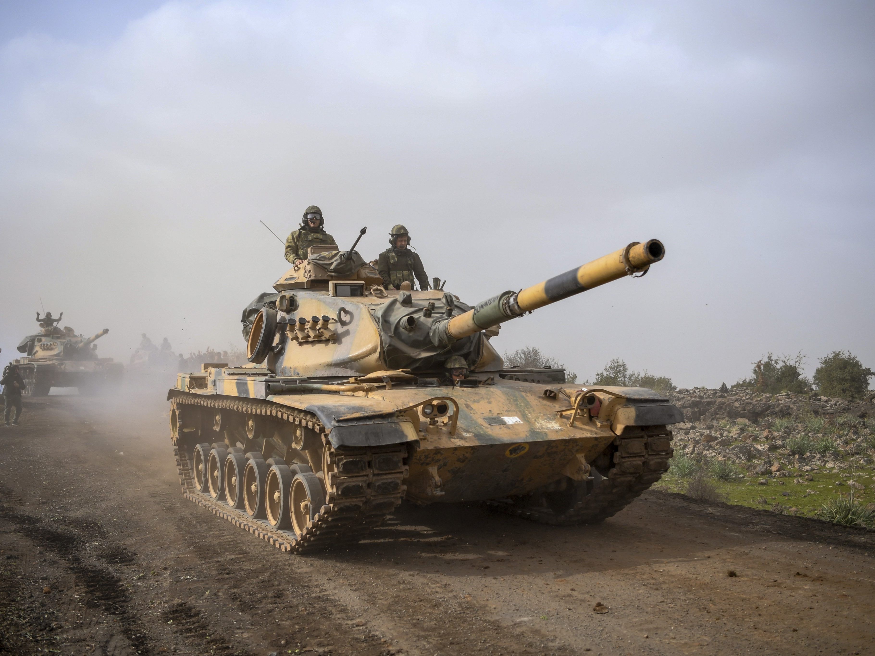 Türkische Truppen rücken in Syrien vor. Türkische Truppen rücken in Syrien vor.