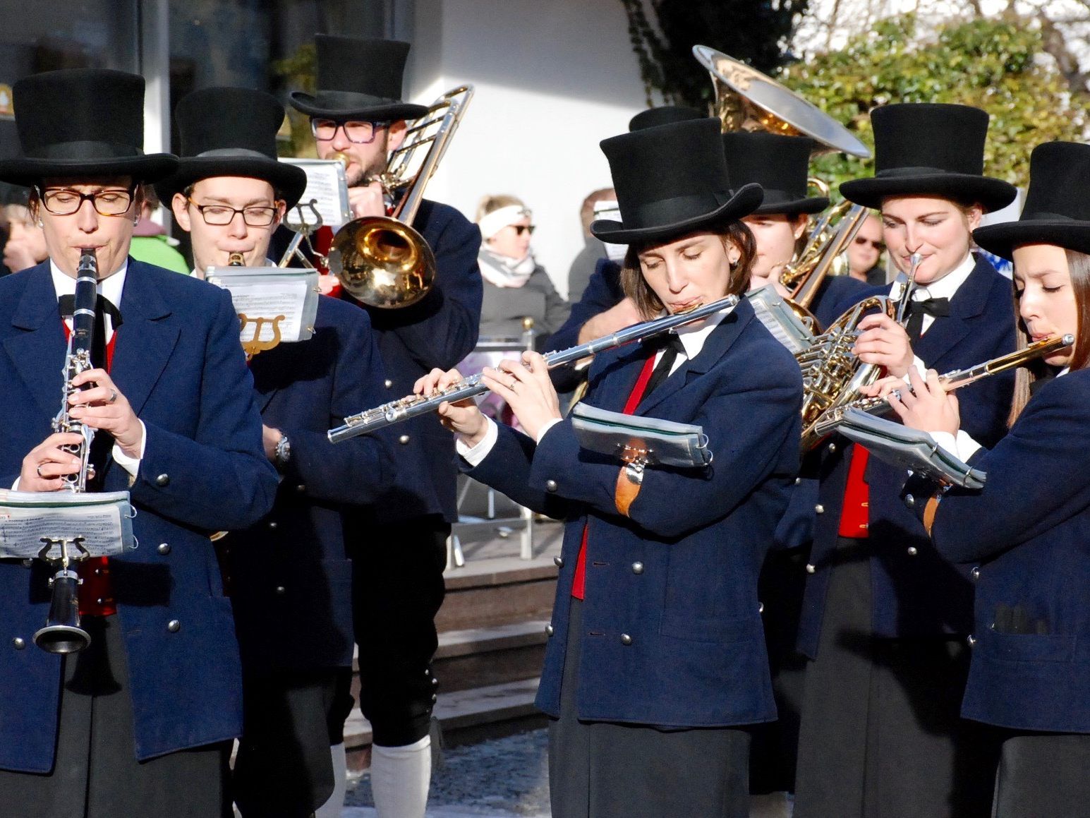 Einige Mitglieder der Harmoniemusik Schruns