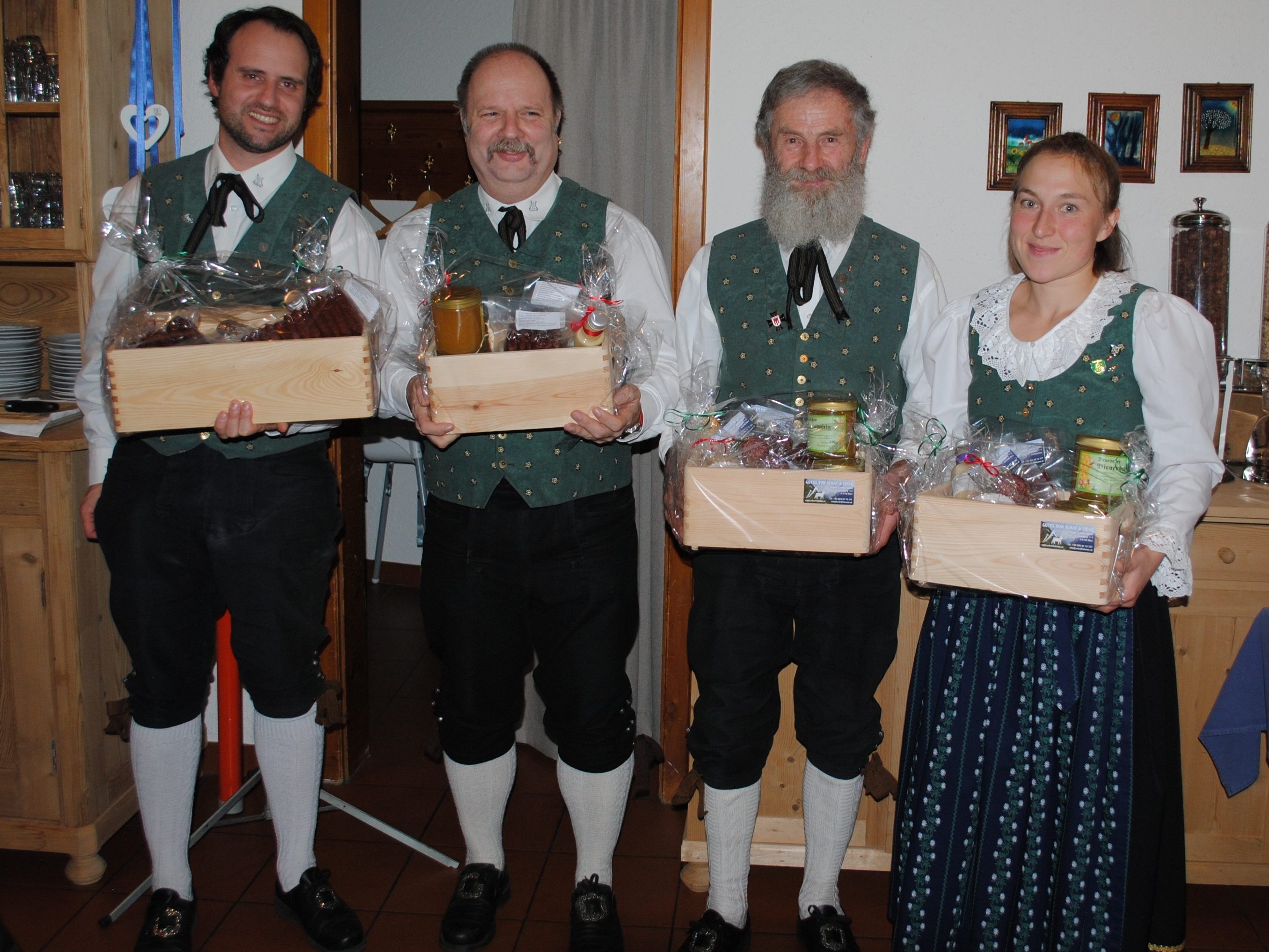 v.li.: Michael Netzer 25J., Christian Rieder 15J., Wilfried Dünser 40J., Martina Vierhauser 15J.
