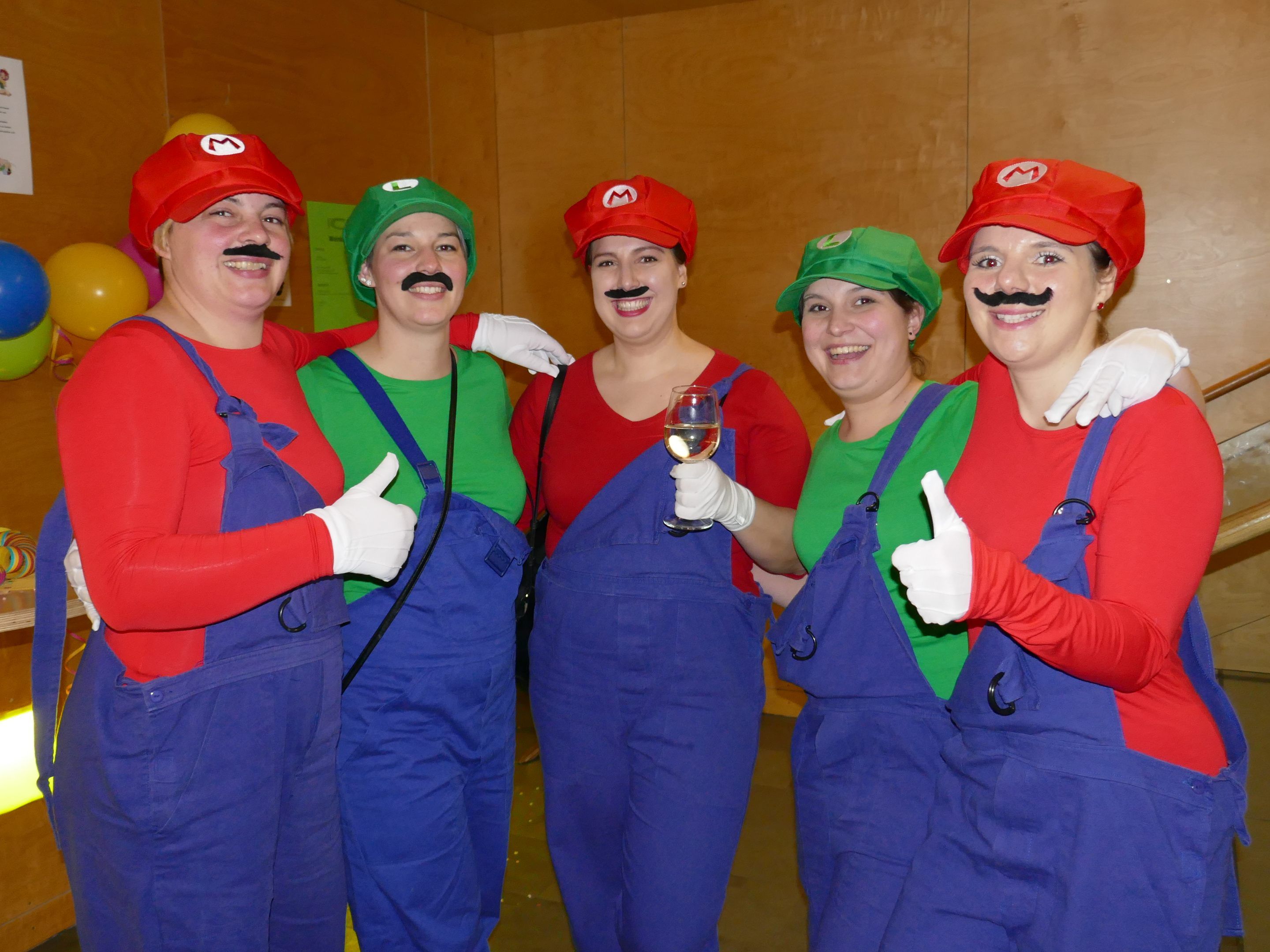 Zahlreiche Helden aus der Kindheit in Fraxern: Darunter auch Super Marios und Luigis. Zahlreiche Helden aus der Kindheit in Fraxern: Darunter auch Super Marios und Luigis.