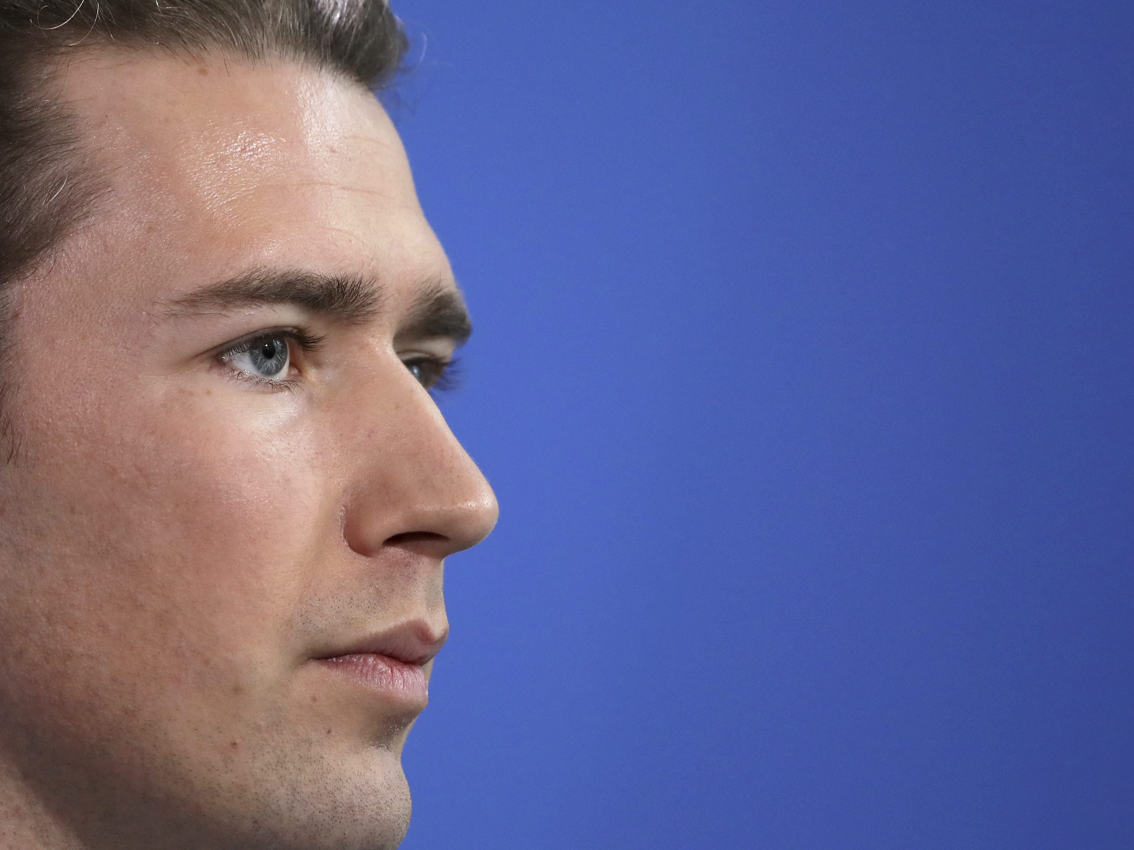 Kurz nimmt an der Holocaust-Gedenkveranstaltung im Palais Epstein teil.