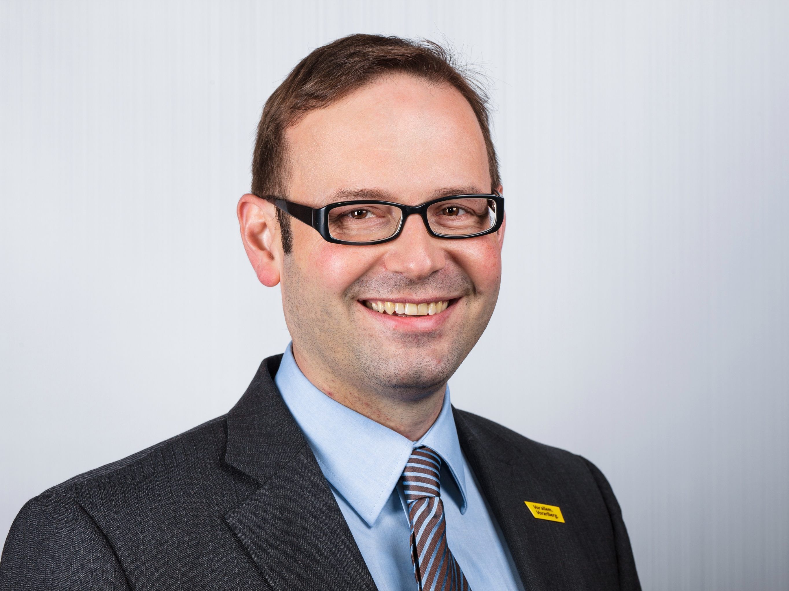 Kulturreferent Daniel Steinhofer gewährt Einblicke in die kommende Ausstellung "Lustenau - eine Gemeinde im Nationalsozialismus" Kulturreferent Daniel Steinhofer gewährt Einblicke in die kommende Ausstellung "Lustenau - eine Gemeinde im Nationalsozialismus"