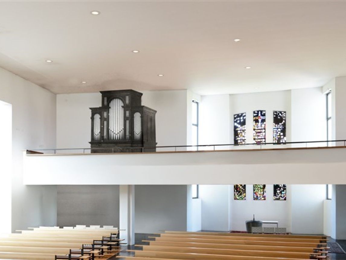 Fotomontage mit der neuen Orgel auf der Empore der Tisner Pfarrkirche. Fotomontage mit der neuen Orgel auf der Empore der Tisner Pfarrkirche.