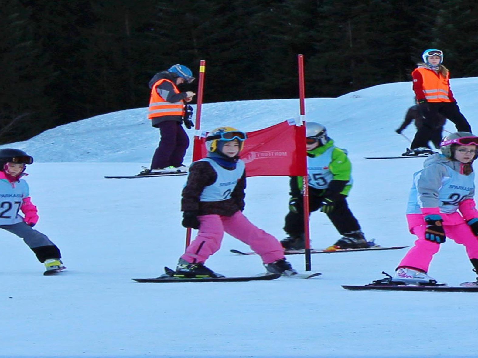 Der Hohenemser Skiverein führte in den Weihnachtsferien zwei gut besuchte Skikurse durch. Der Hohenemser Skiverein führte in den Weihnachtsferien zwei gut besuchte Skikurse durch.