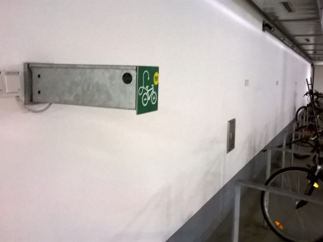 Ladestation für E-Bikes in der Tiefgarage im Montforthaus Feldkirch.