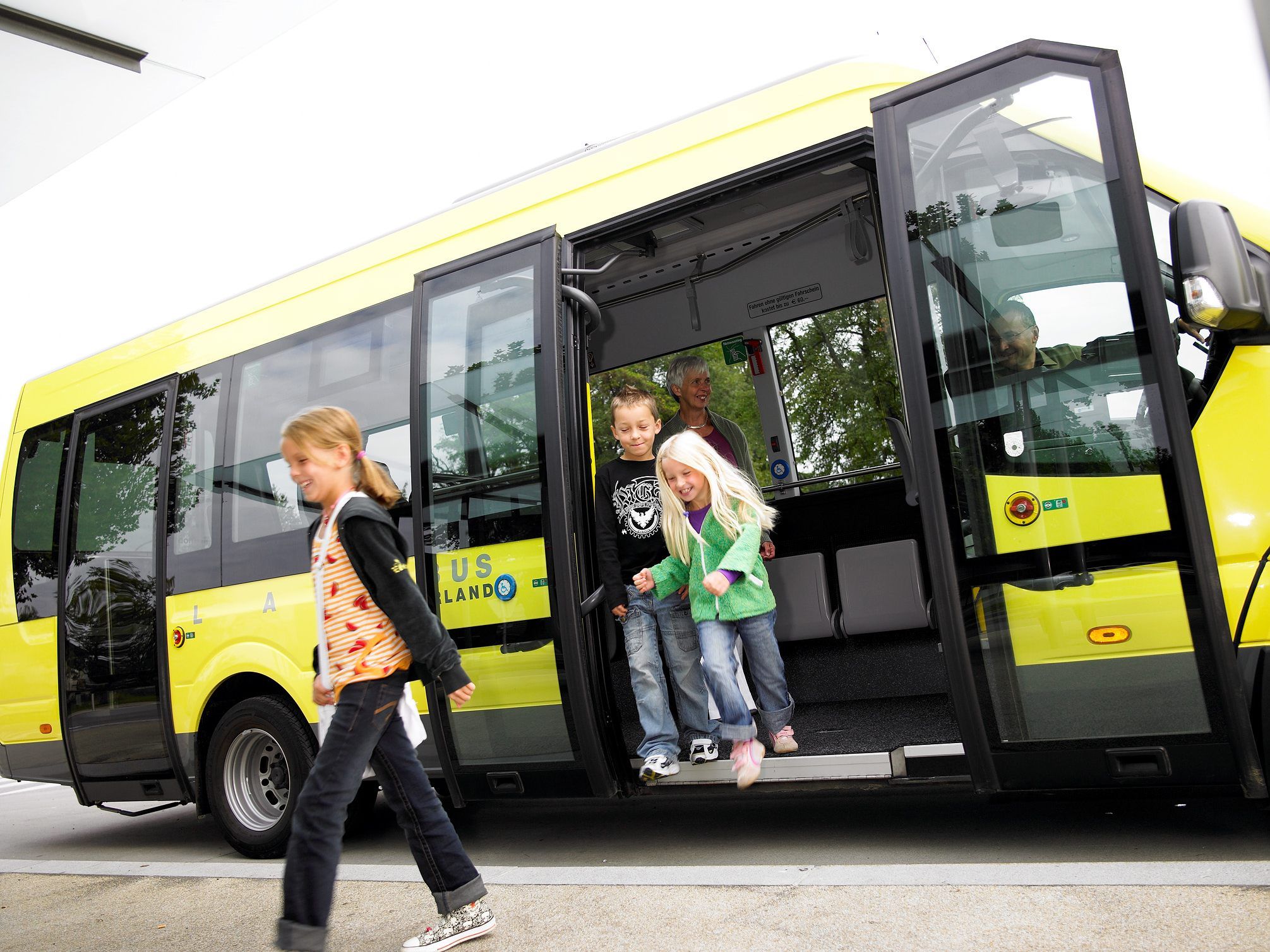 Für Jahreskarten des Verkehrsverbunds gibt es von der Gemeinde Lustenau einen Mobilitätszuschuss in Höhe von 15 Prozent des Kartenpreises.
