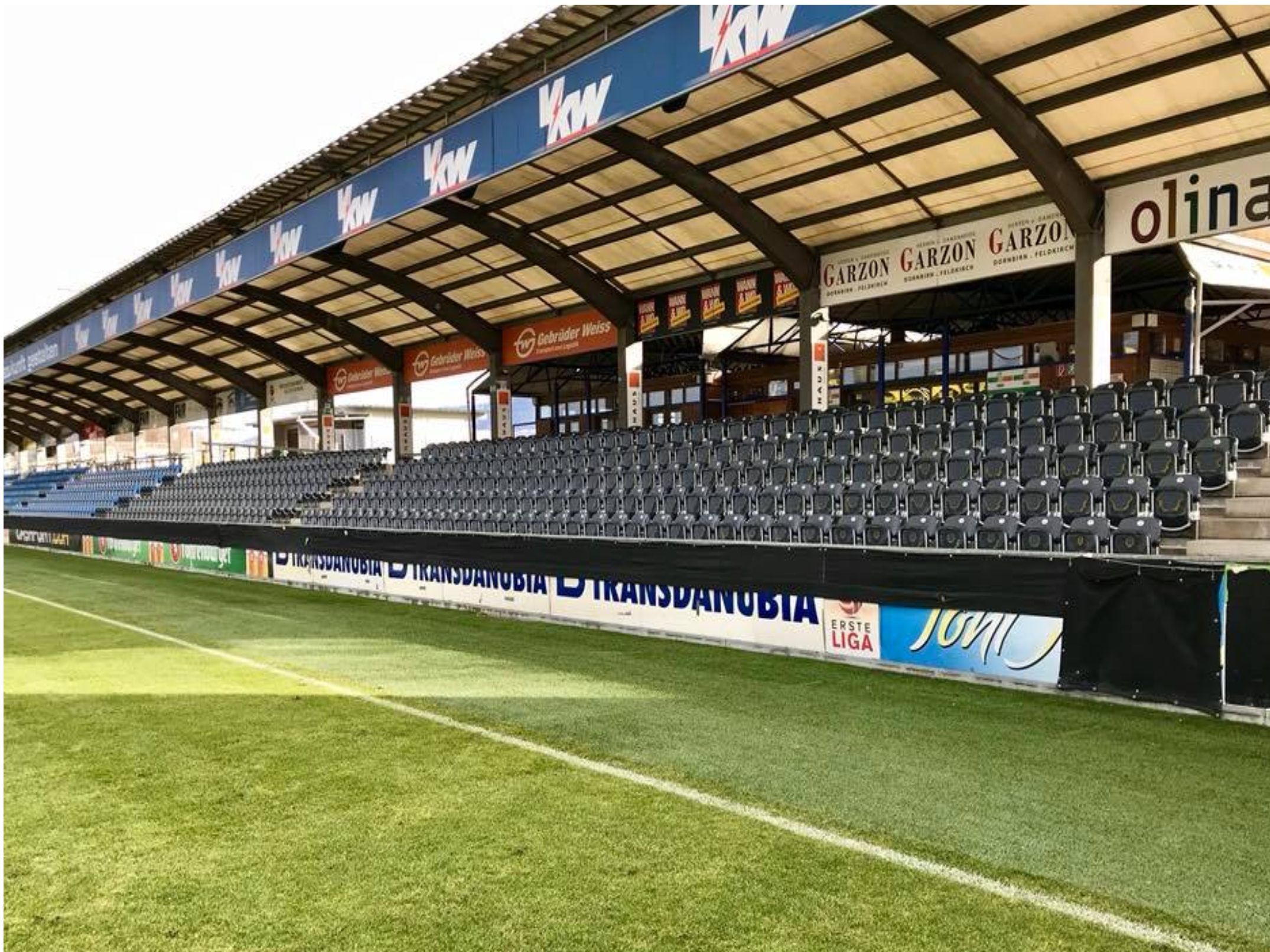 Die Osttribüne der Cashpoint Arena erhielt bereits neue Sessel Die Osttribüne der Cashpoint Arena erhielt bereits neue Sessel