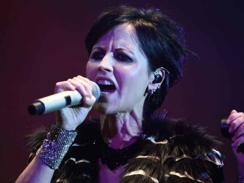 Trauer um Dolores O'Riordan. Trauer um Dolores O'Riordan.