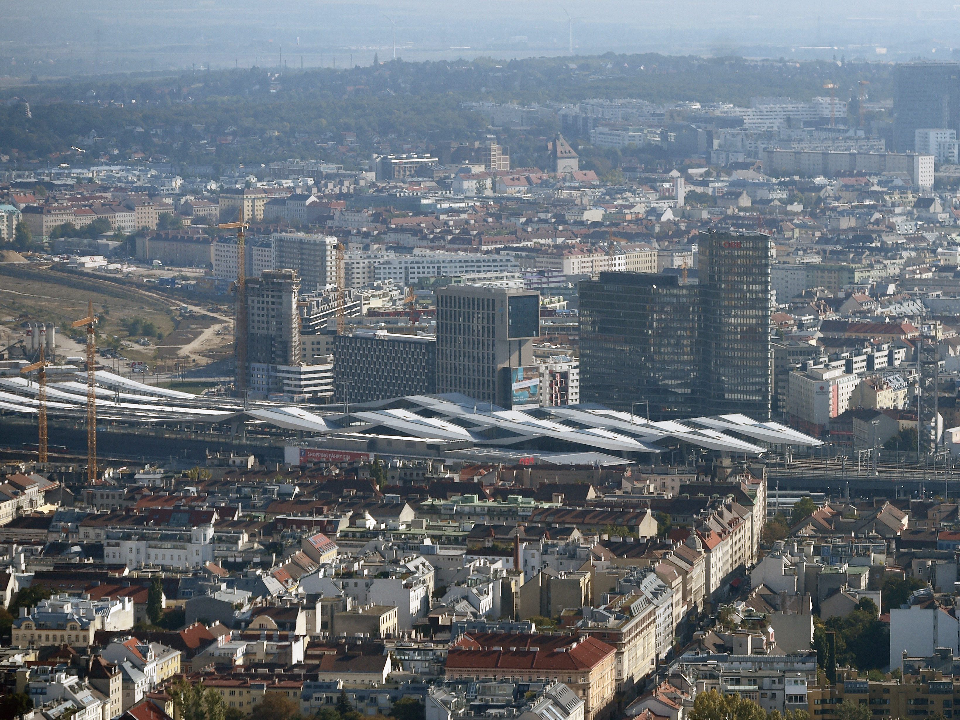 Am Areal rund um den Wiener Hauptbahnhof schießen Bürotürme aus dem Boden.
