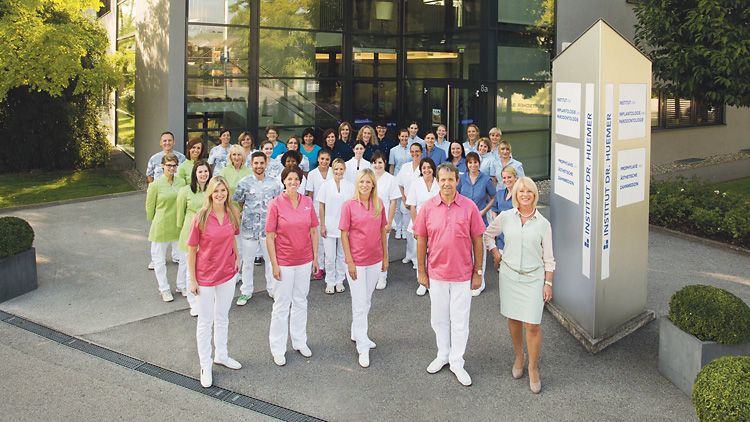 Das Team des Instituts Dr. Huemer in Wolfurt. Das Team des Instituts Dr. Huemer in Wolfurt.