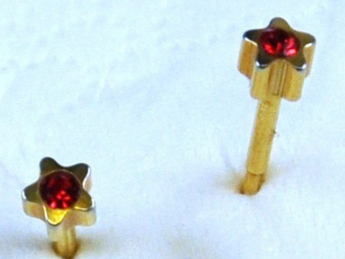Wer kann Hinweise zur Herkunft dieser Ohrstecker geben?