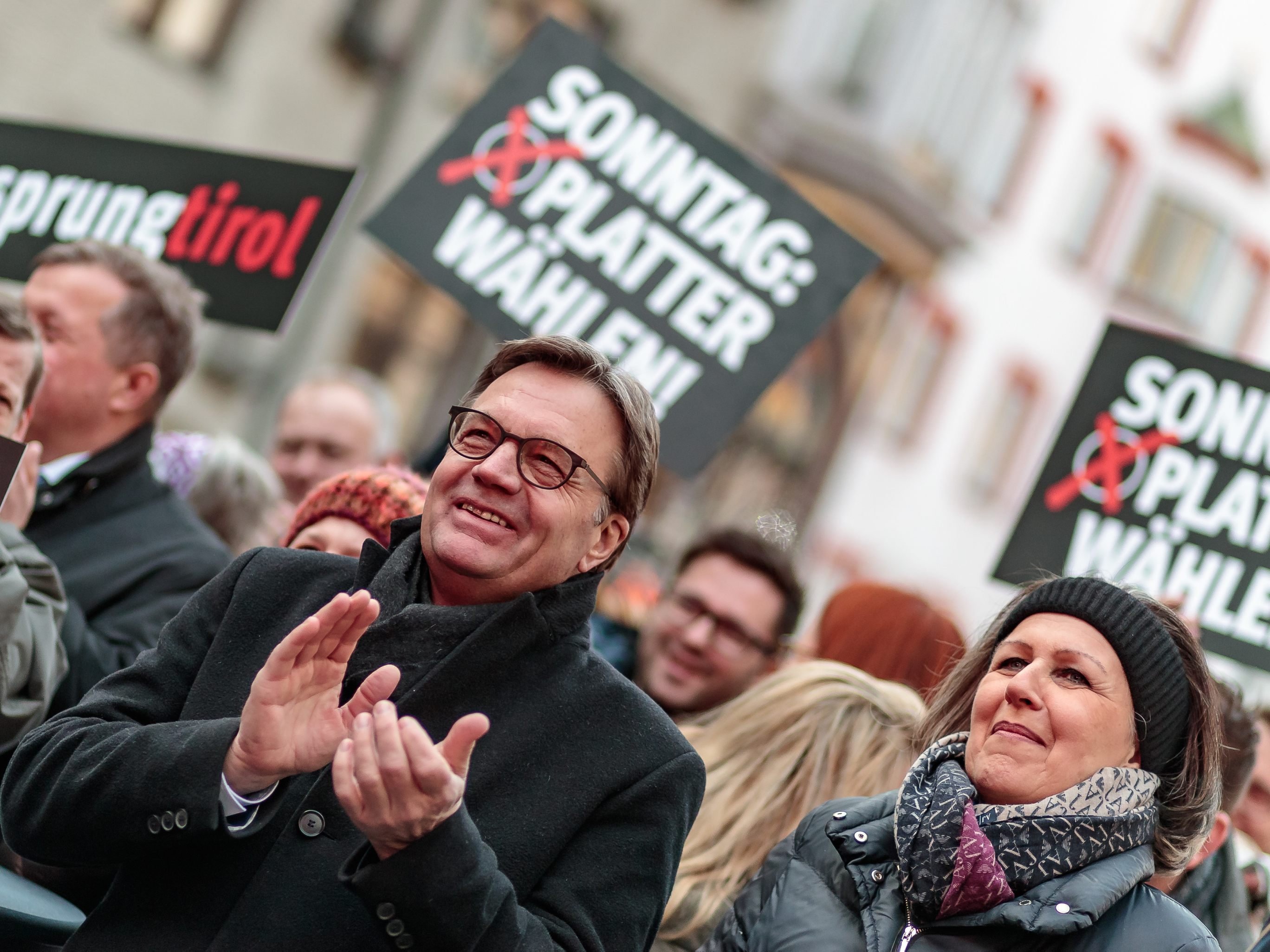 Acht Listen rittern um 36 Mandate - Wahlschluss ist 17.00 Uhr.