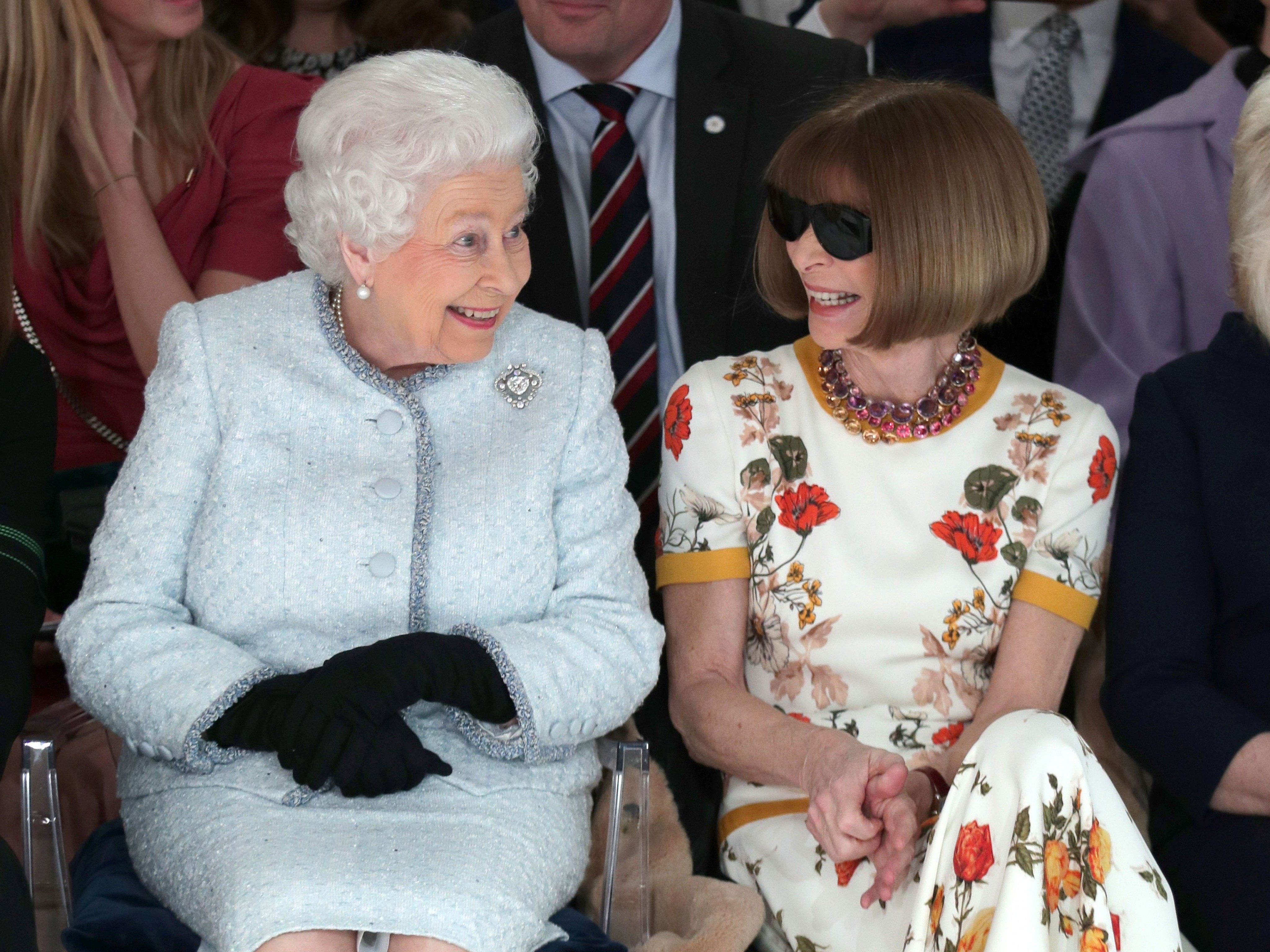 Queen Elizabeth II. und Anna Wintour.