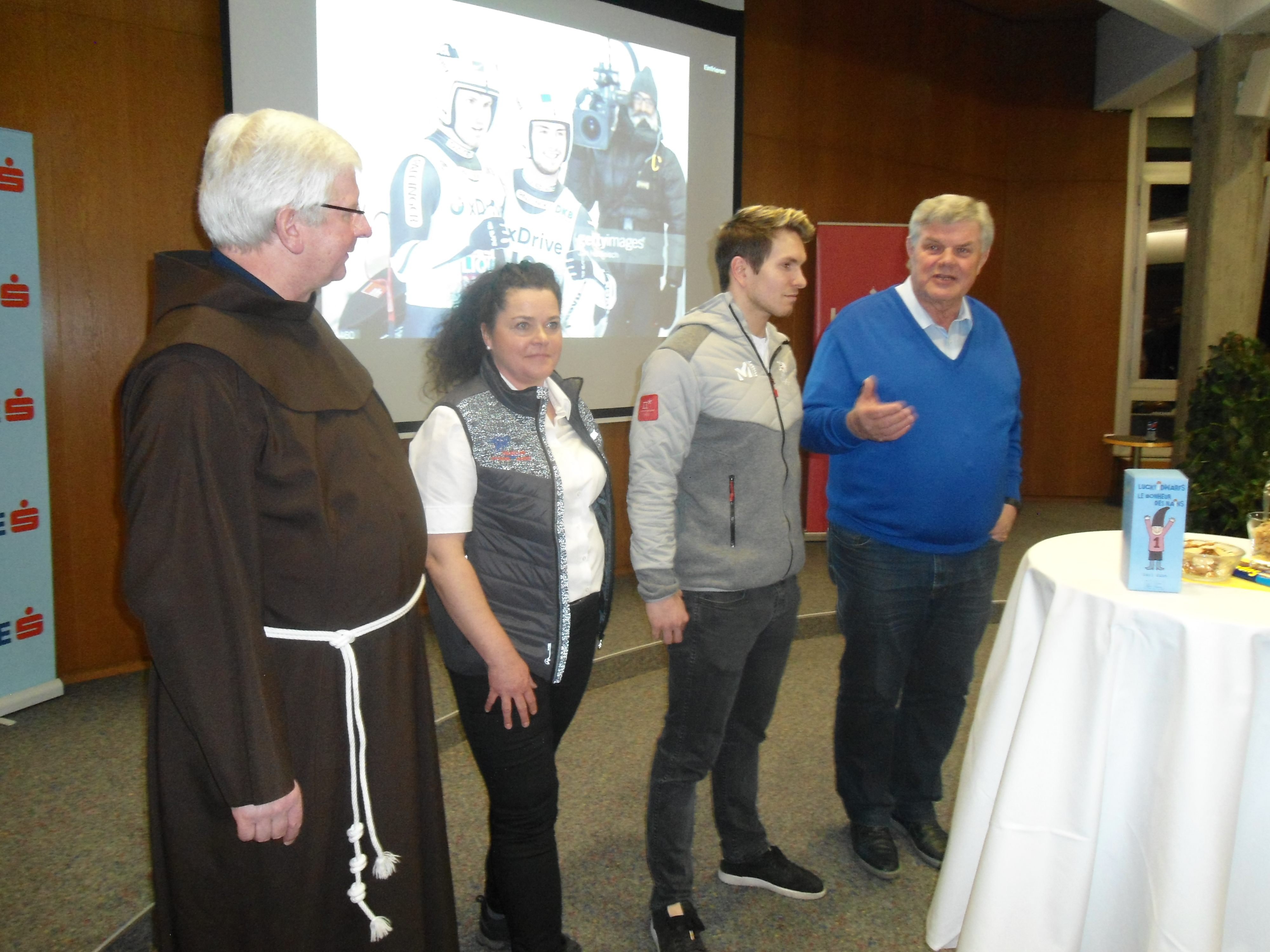 Pfarrer Adrian, Andrea Tagwerker, Thomas Steu und Bgmst. Mandi Katzenmayer (v.l.). Pfarrer Adrian, Andrea Tagwerker, Thomas Steu und Bgmst. Mandi Katzenmayer (v.l.).