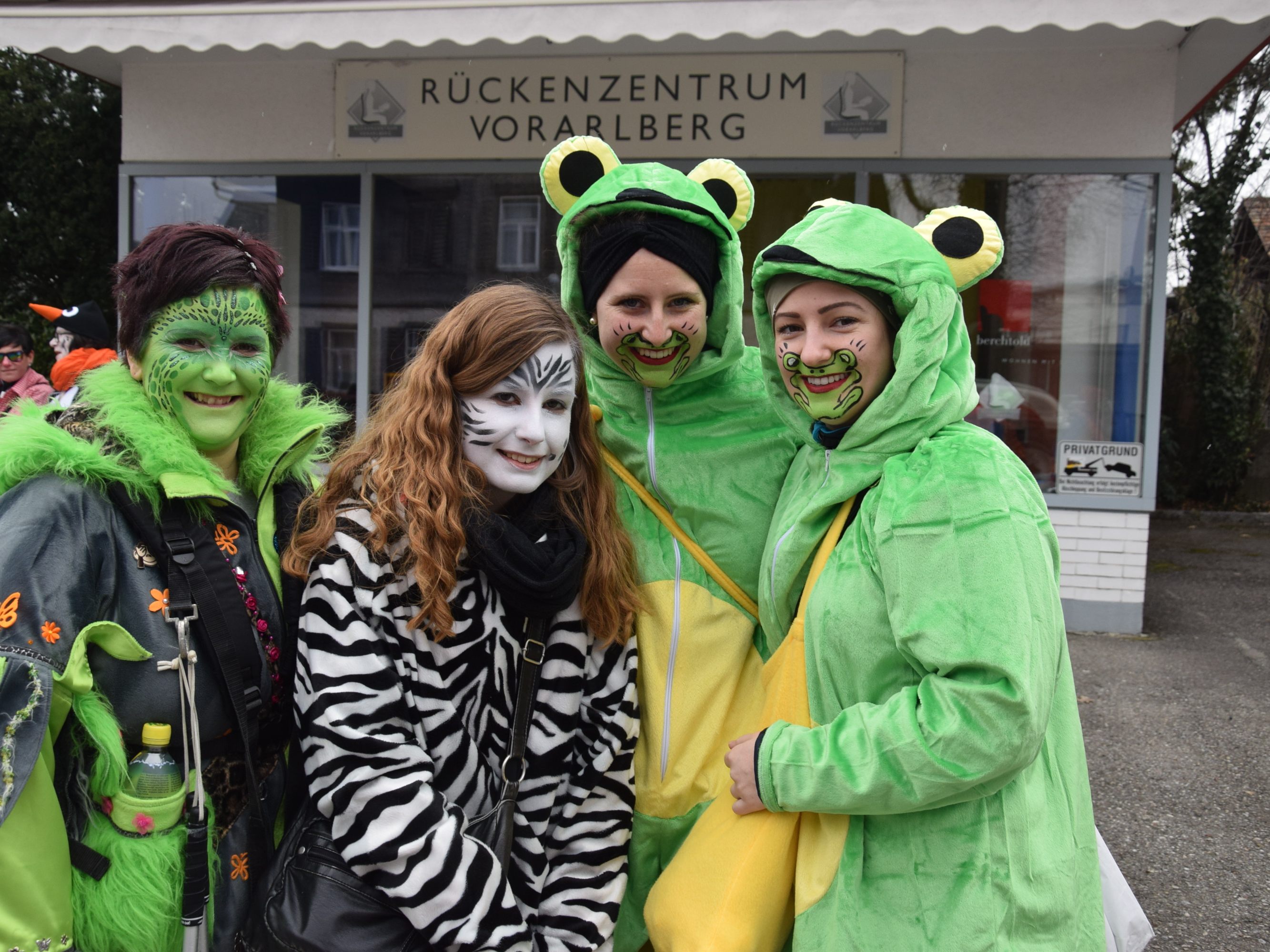 Die Gruppe der Froschkönige vergnügte sich am Faschingssamstag in Götzis.... Die Gruppe der Froschkönige vergnügte sich am Faschingssamstag in Götzis....