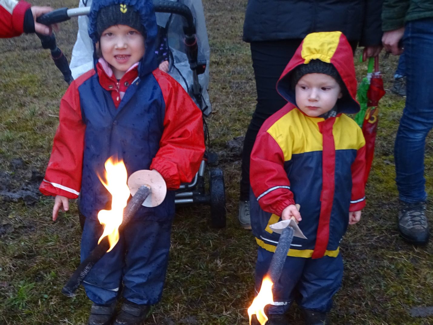 Der Erlacher Funkensamstag ist vor allem auch ein Fest für Kinder. Der Erlacher Funkensamstag ist vor allem auch ein Fest für Kinder.