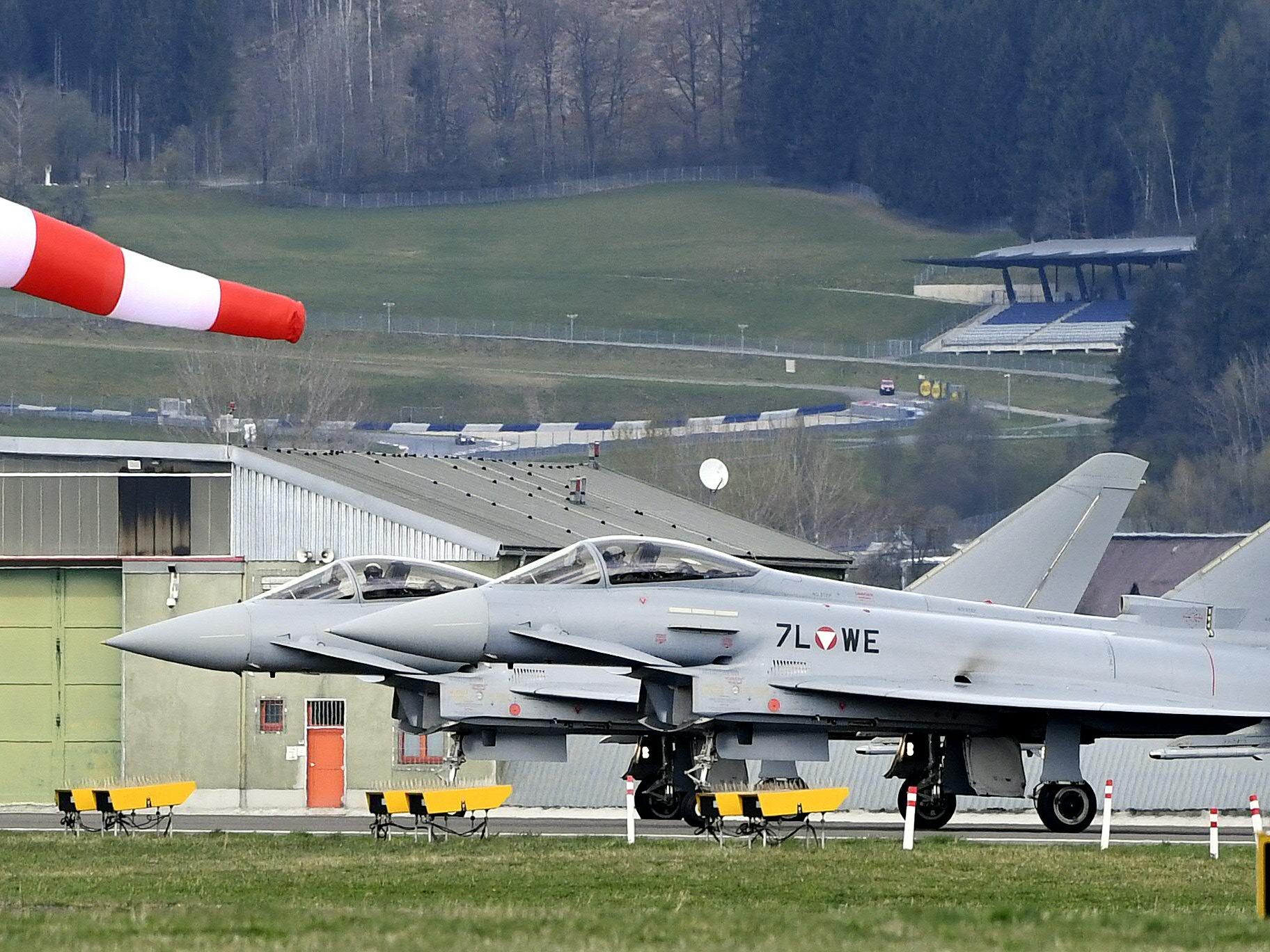 Soll die ÖVP-FPÖ-Regierung einen neuen Eurofighter-U-Ausschuss die Arbeit aufnehmen lassen?