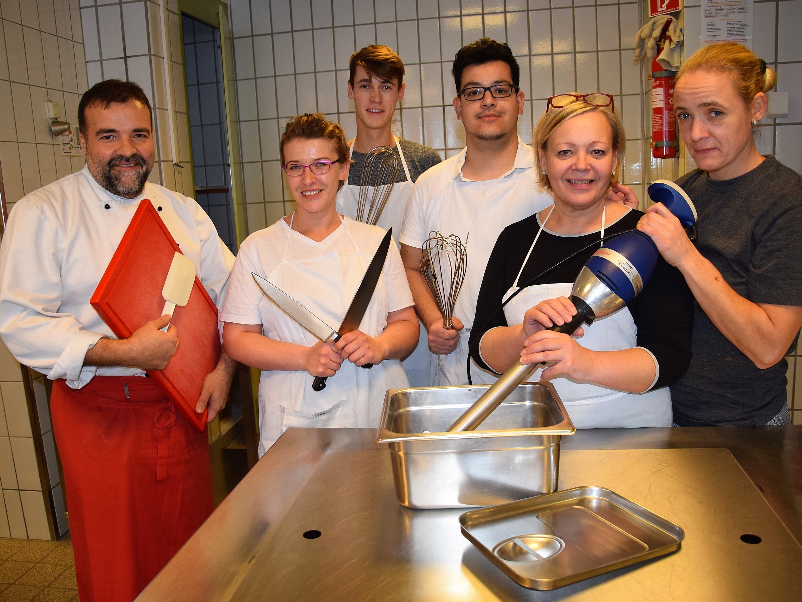 Klaus Gröber mit seinem Küchenteam im HDG in Götzis Klaus Gröber mit seinem Küchenteam im HDG in Götzis