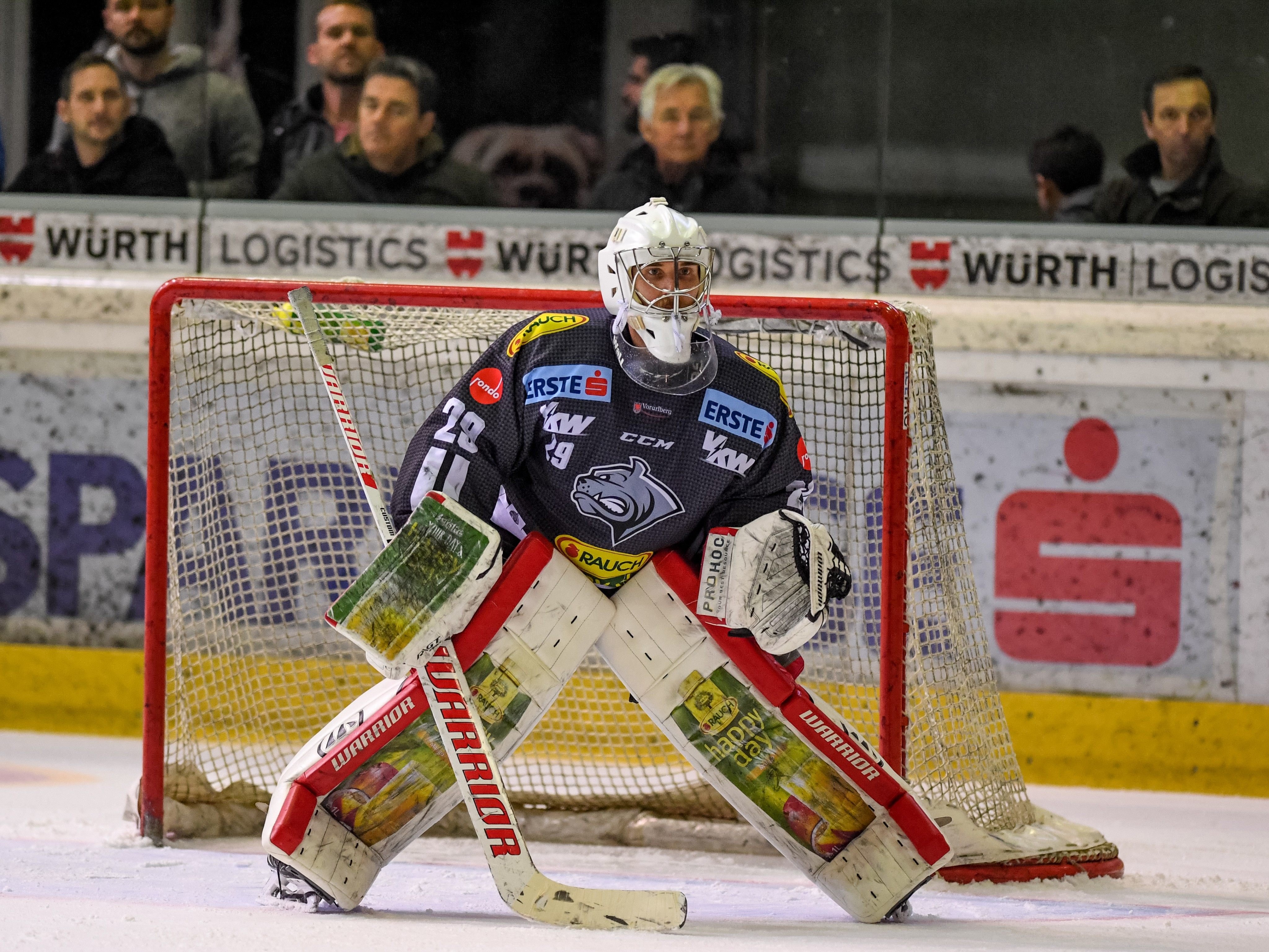 Dornbirns Keeper Rinne zeigte auch heute eine starke Leistung. Dornbirns Keeper Rinne zeigte auch heute eine starke Leistung.