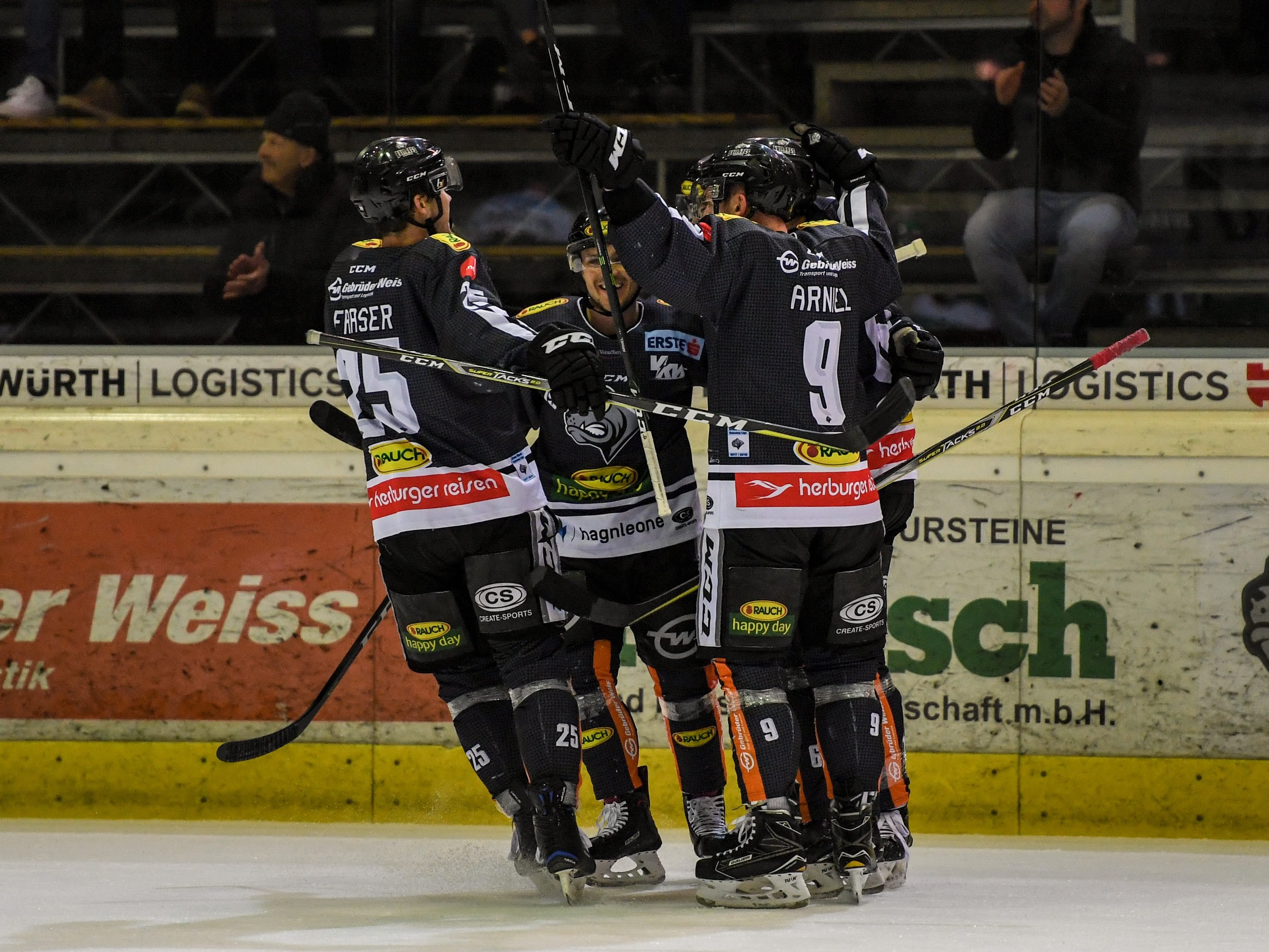 Die Bulldogs jubelten im heutigen Heimspiel über den nächsten Sieg gegen die Graz 99ers. Die Bulldogs jubelten im heutigen Heimspiel über den nächsten Sieg gegen die Graz 99ers.