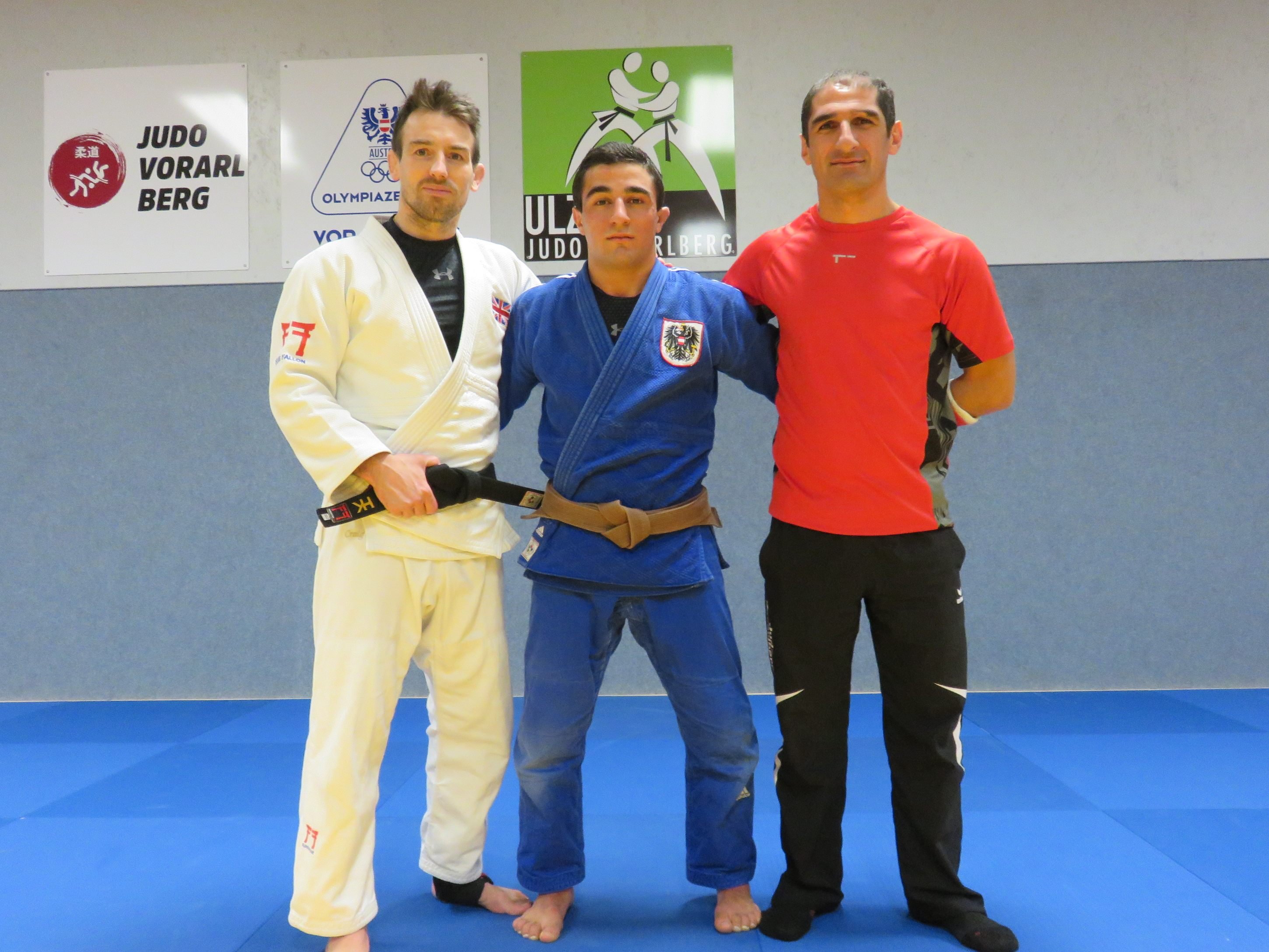 Craig Fallon mit Vache und Savel Adamyan