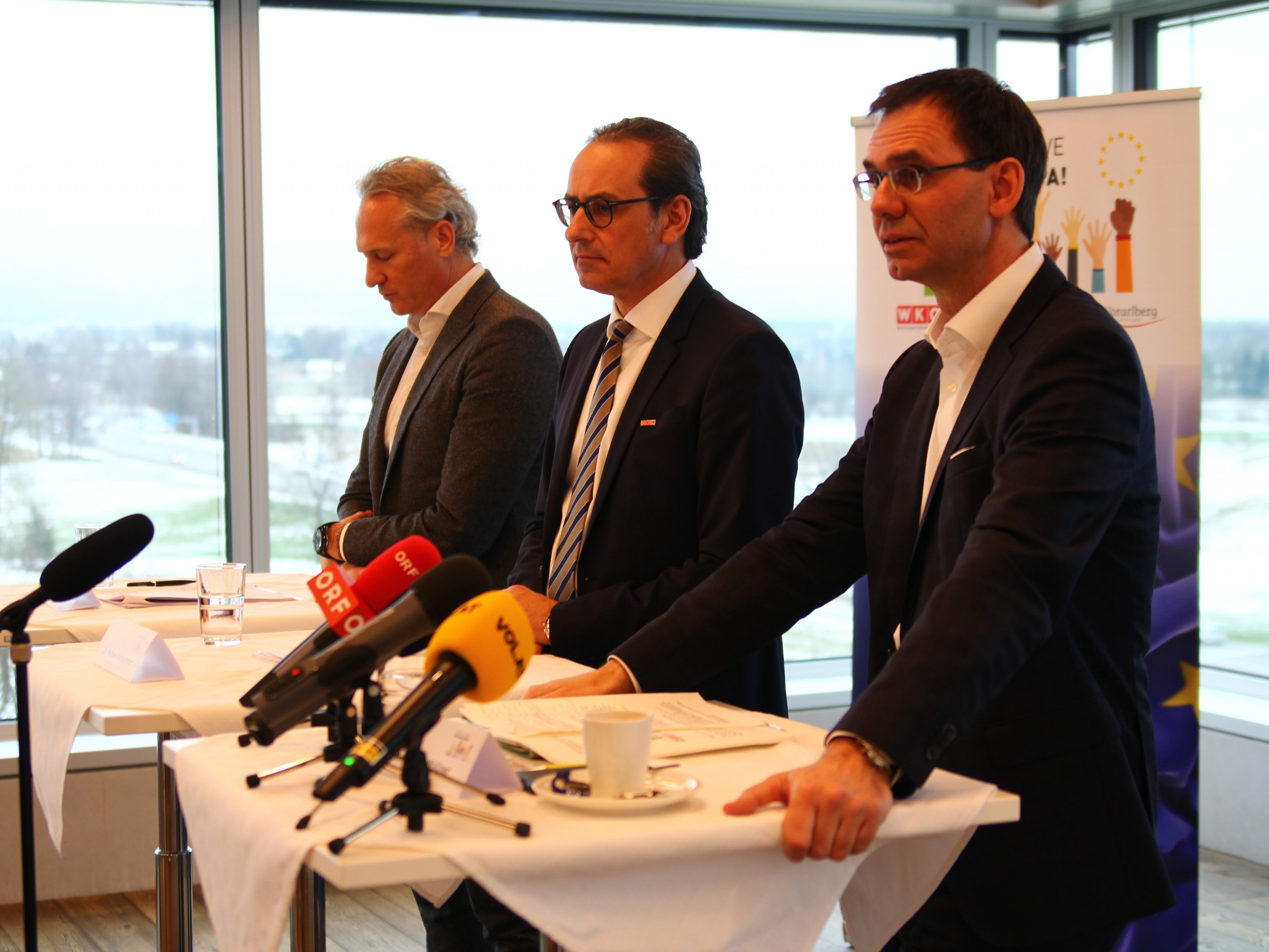 "Wir sind Europa" betonen Wirtschaft, Industrie und Land Vorarlberg. "Wir sind Europa" betonen Wirtschaft, Industrie und Land Vorarlberg.